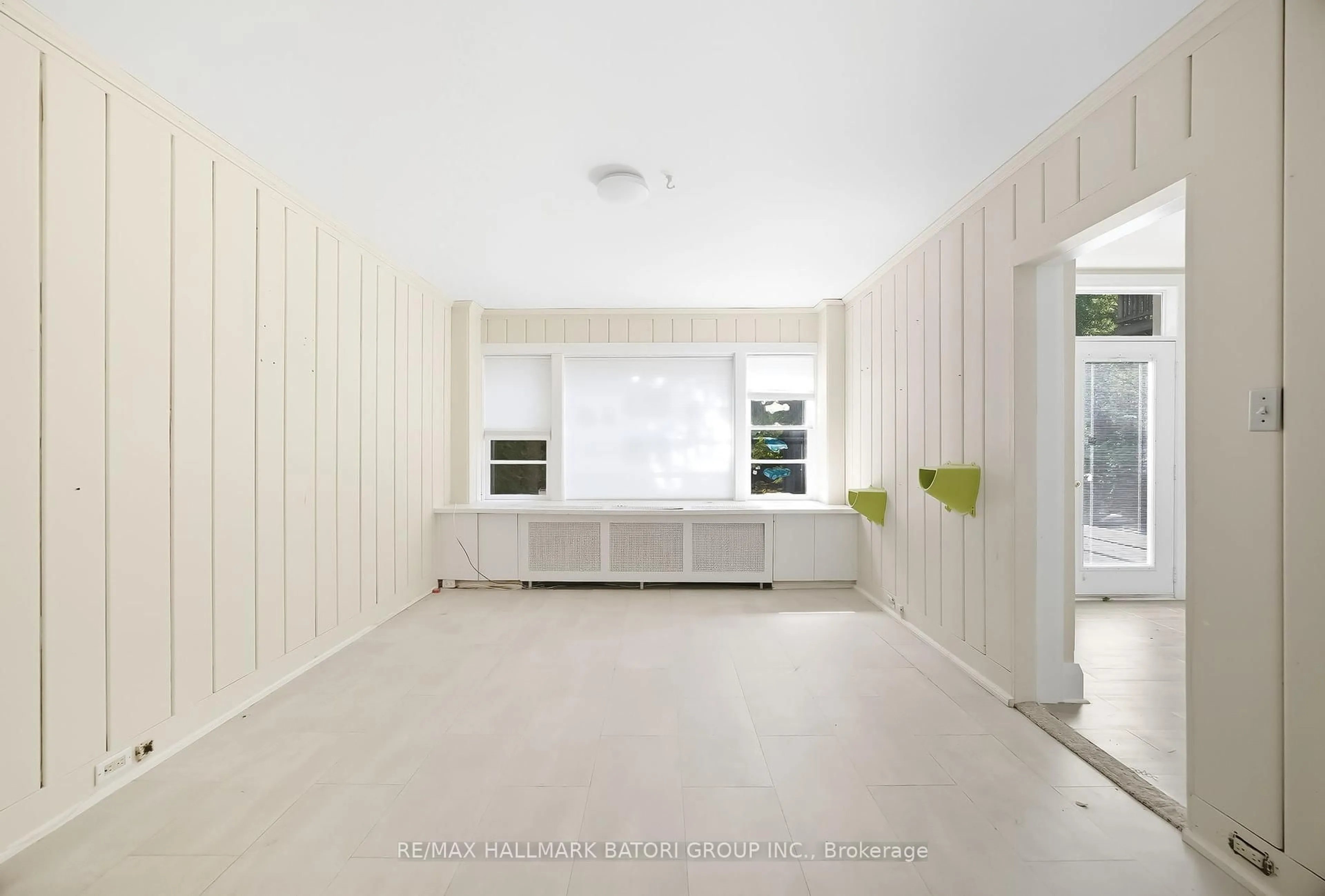 Indoor foyer for 101 Heath St, Toronto Ontario M4V 1T5