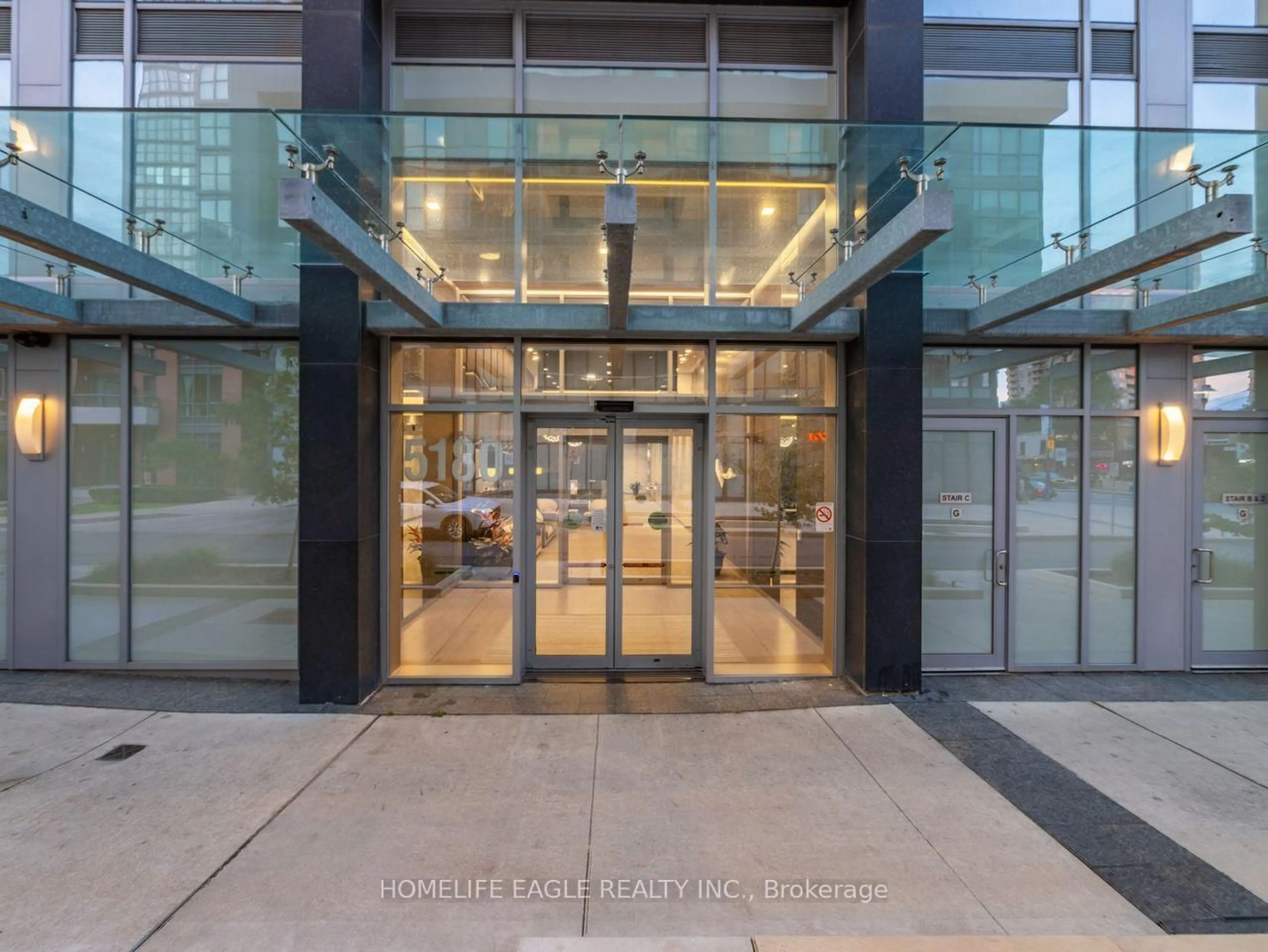 Indoor foyer for 5180 Yonge St #2010, Toronto Ontario M2N 0K5