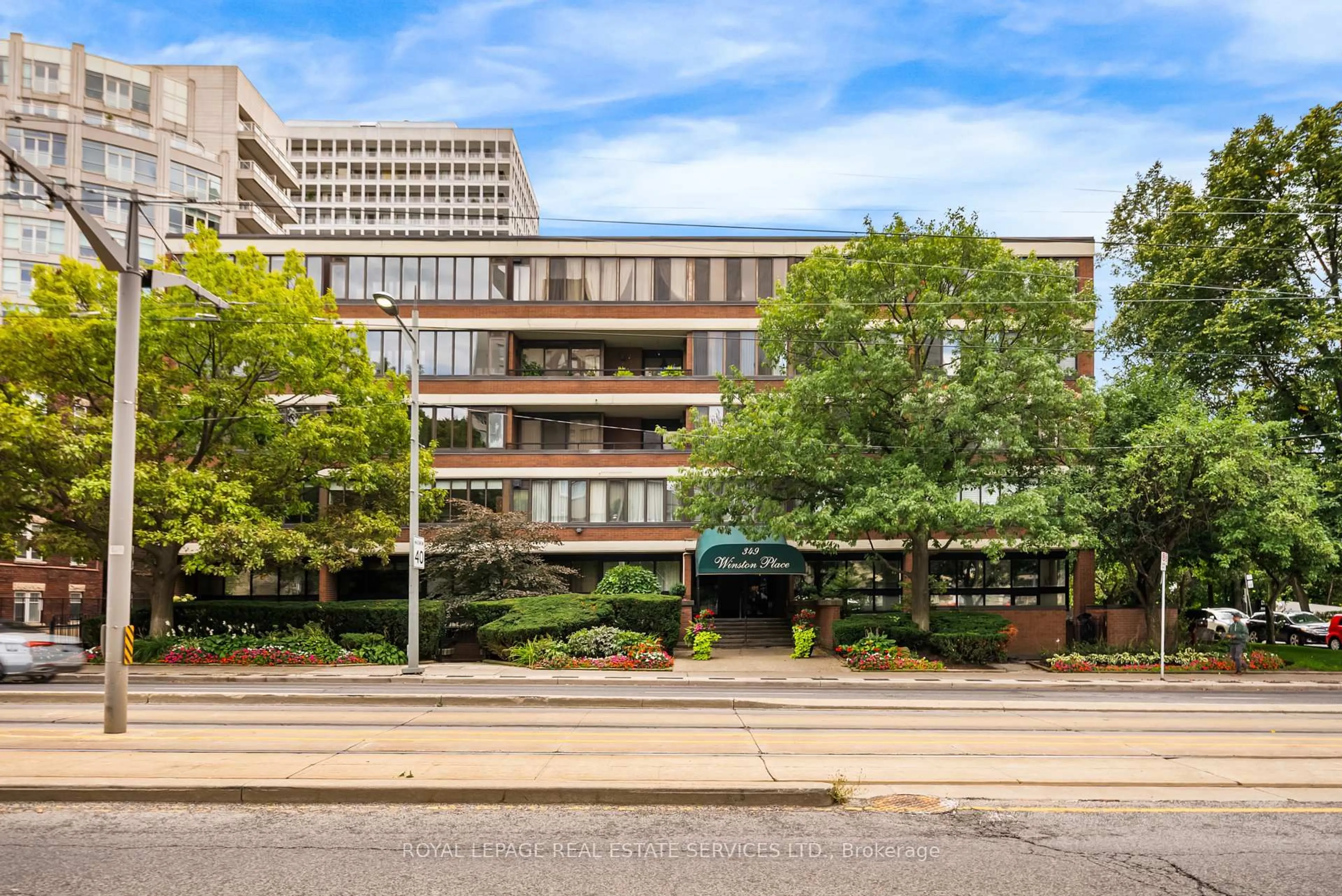 Unknown for 349 St.Clair Ave #402, Toronto Ontario M5P 1M3