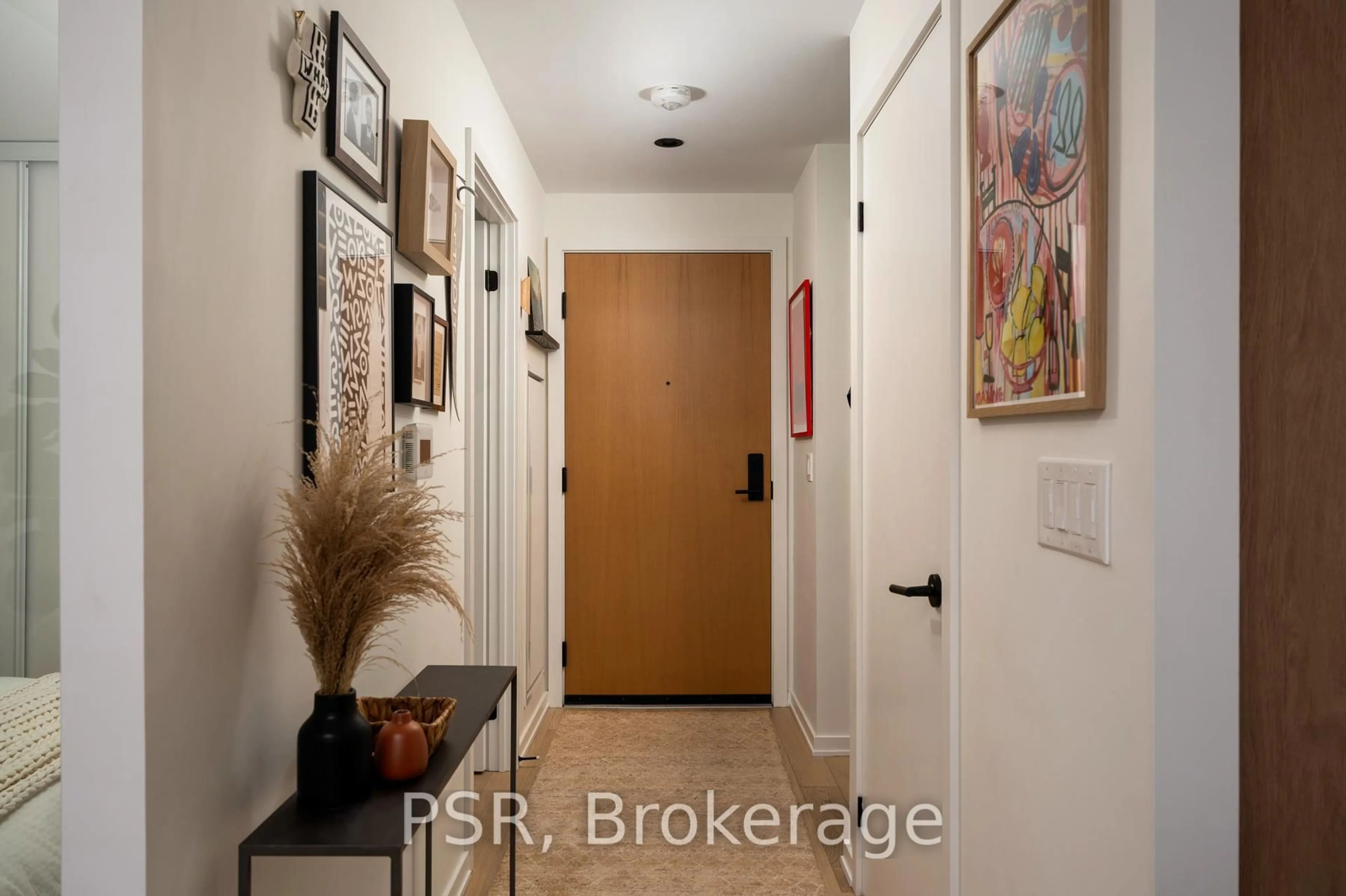 Indoor entryway for 41 Dovercourt Rd #704, Toronto Ontario M6J 0G6