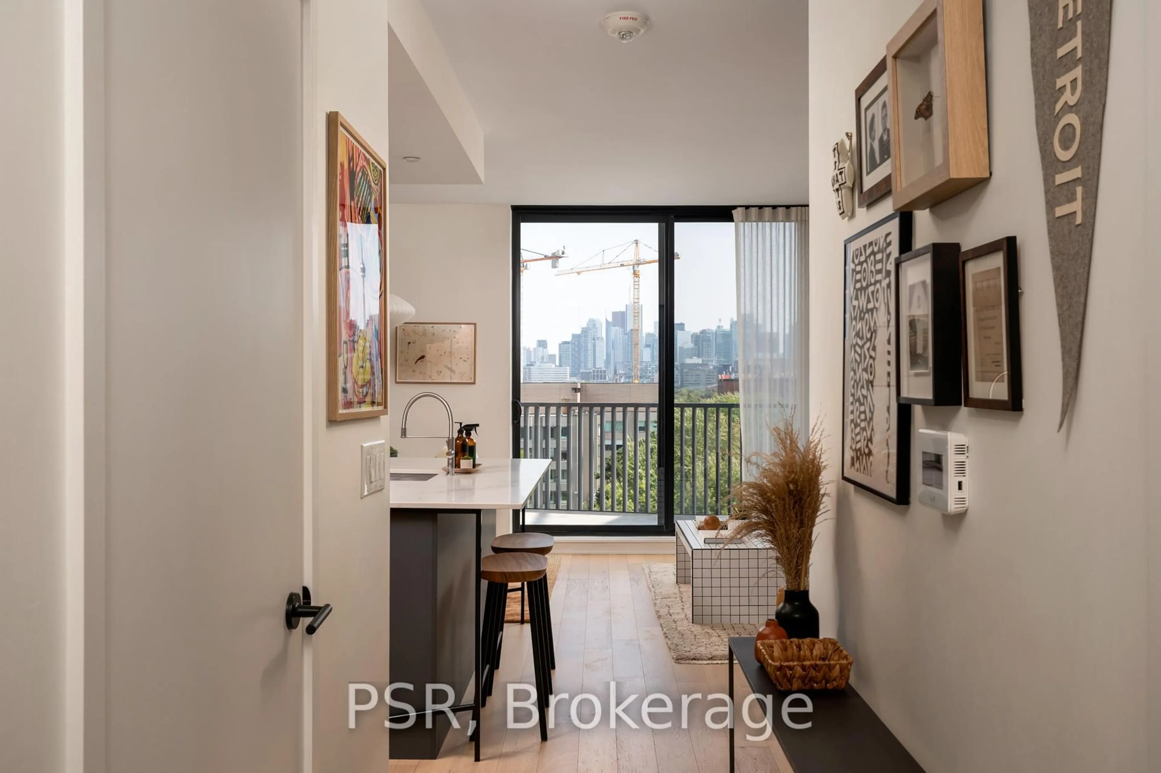 Indoor entryway for 41 Dovercourt Rd #704, Toronto Ontario M6J 0G6