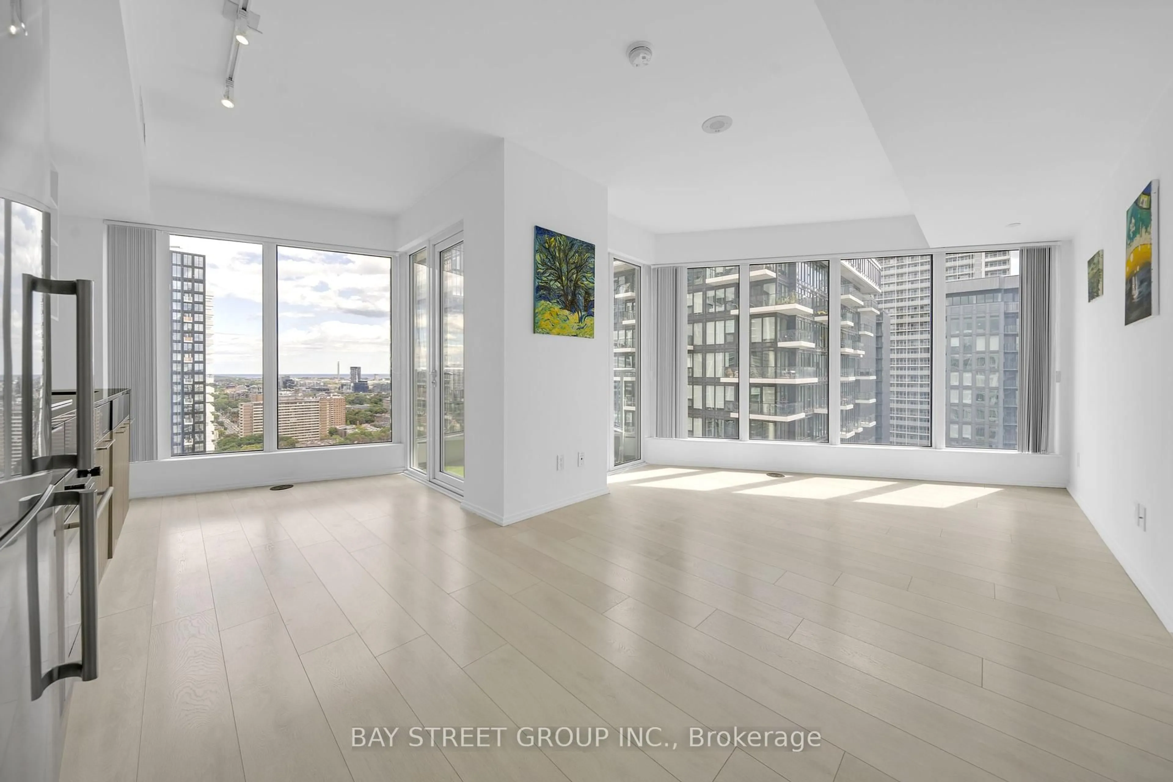 Indoor foyer for 68 Shuter St #2802, Toronto Ontario M5B 0B4