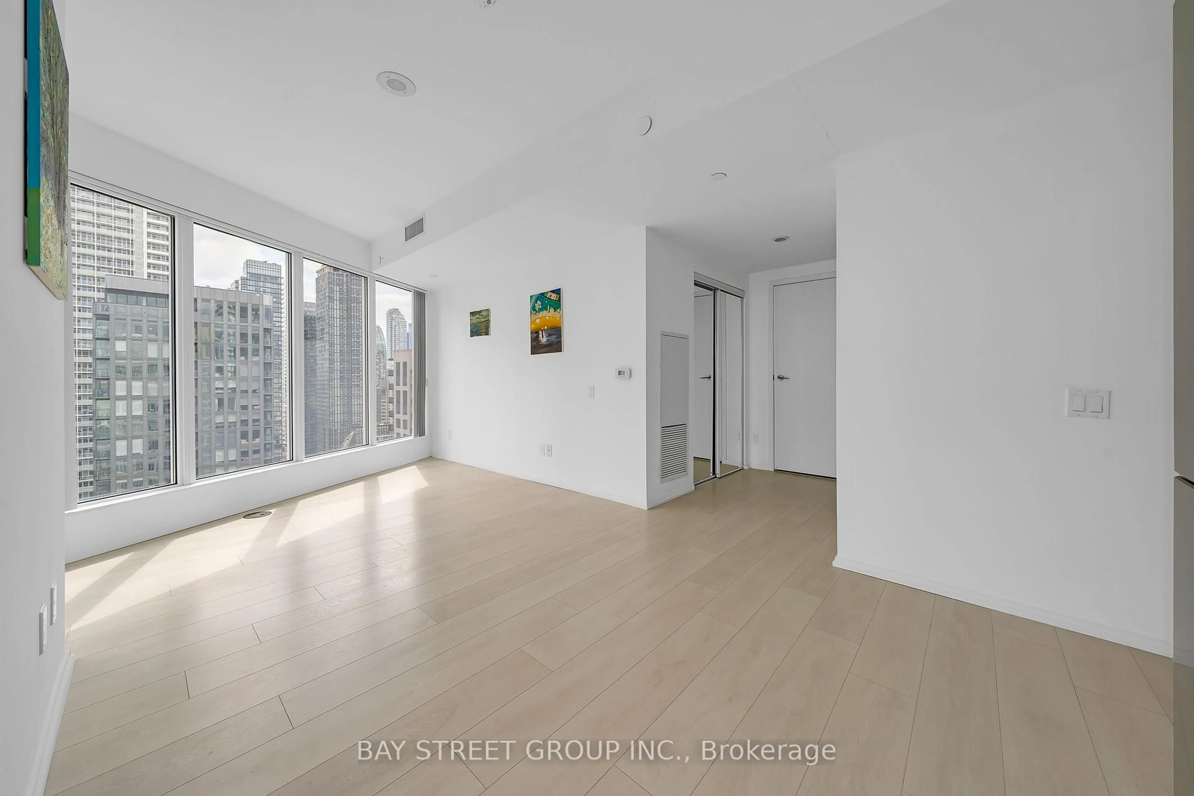 Unknown for 68 Shuter St #2802, Toronto Ontario M5B 0B4