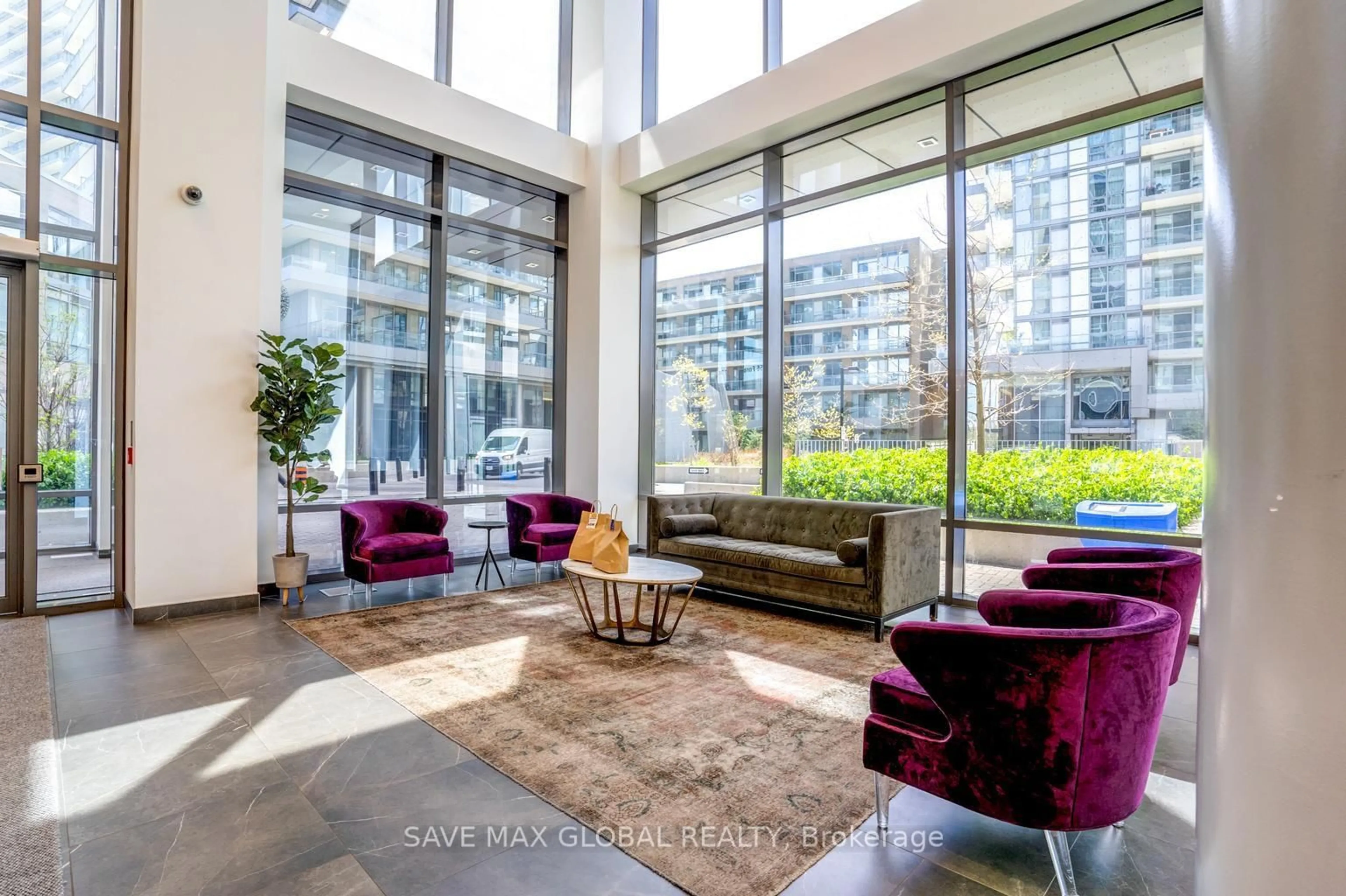 Indoor foyer for 56 Forest Manor Rd #1010, Toronto Ontario M2J 0E5