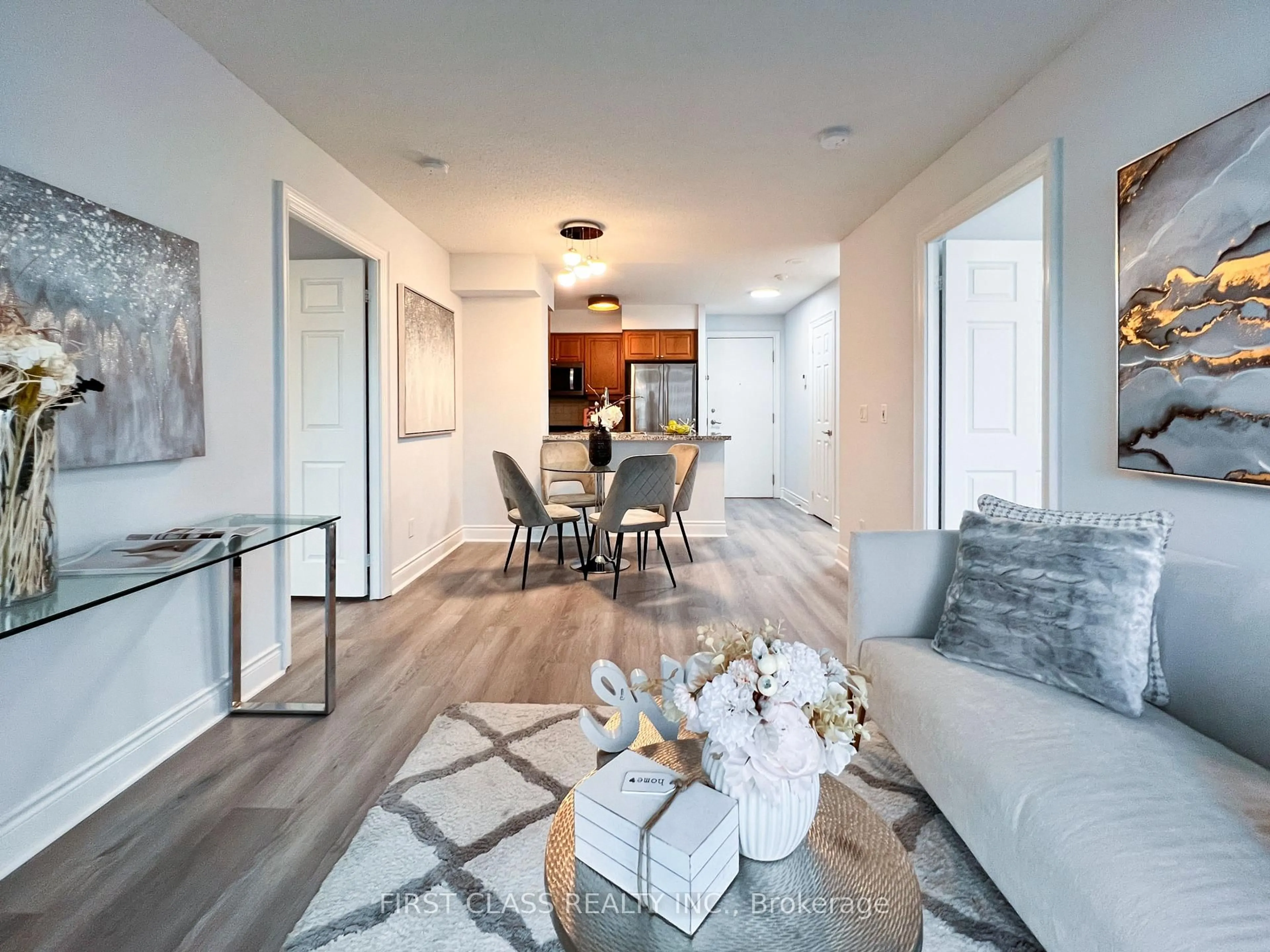 Living room with furniture, unknown for 15 Greenview Ave #814, Toronto Ontario M2M 4M7