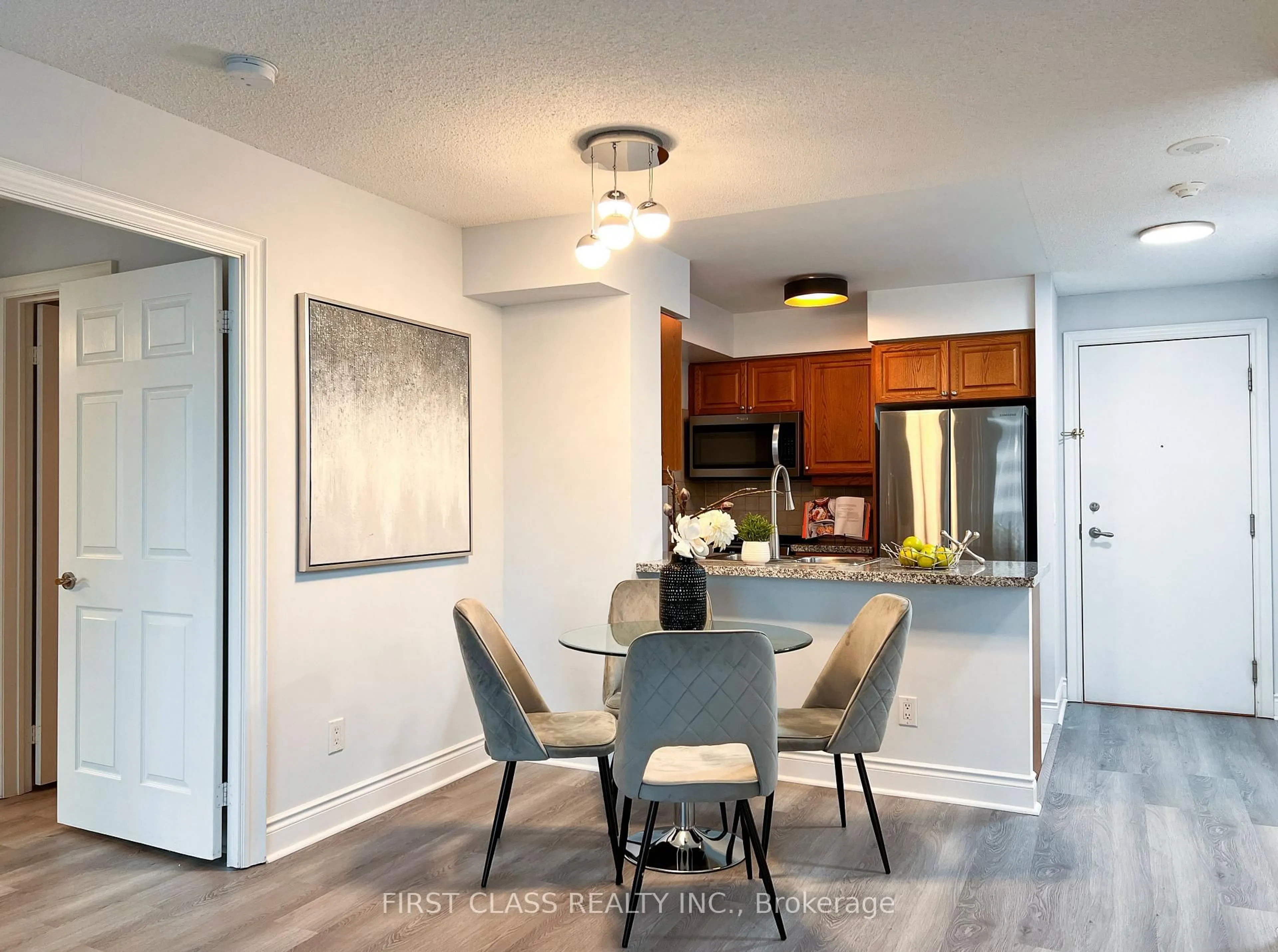 Open concept kitchen, unknown for 15 Greenview Ave #814, Toronto Ontario M2M 4M7