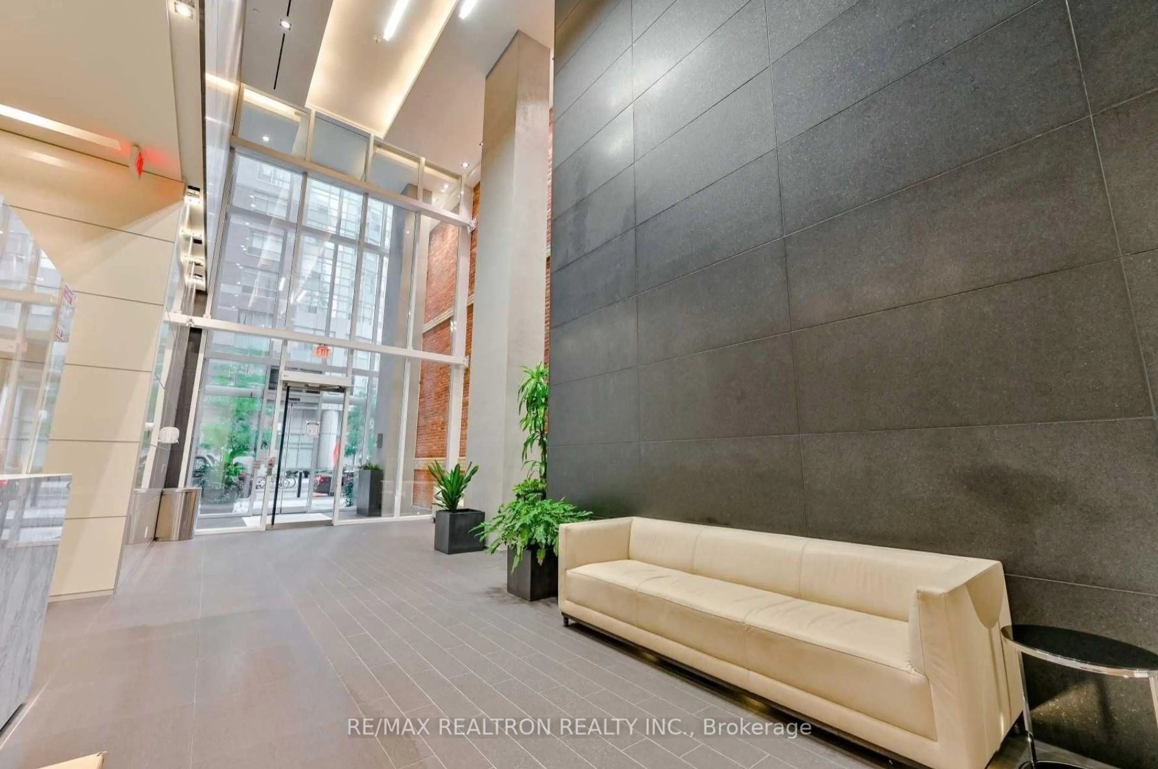 Indoor foyer for 15 Grenville St #410, Toronto Ontario M4Y 0B9