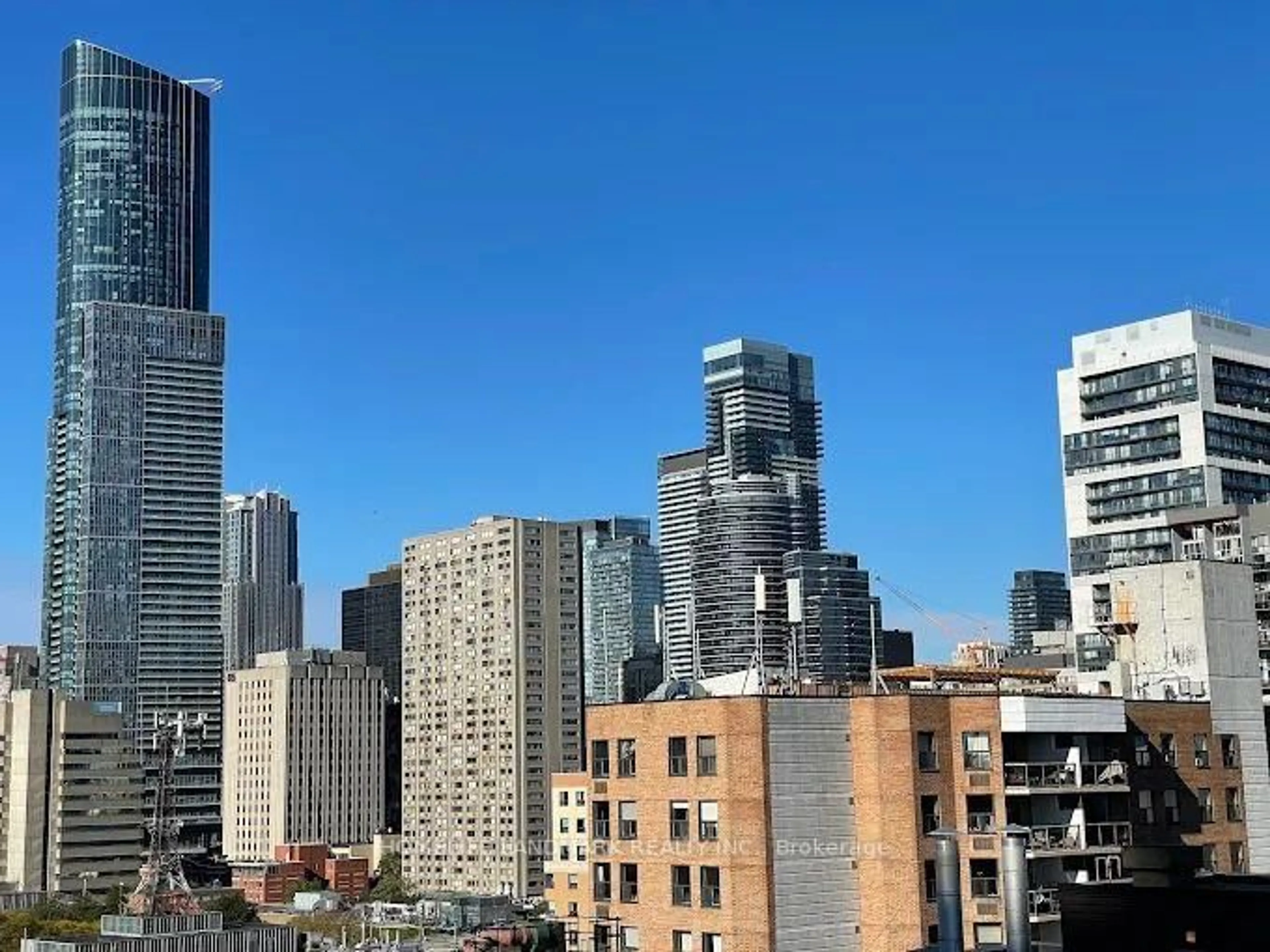 A pic of a room for 386 Yonge St #1708, Toronto Ontario M5B 0A5
