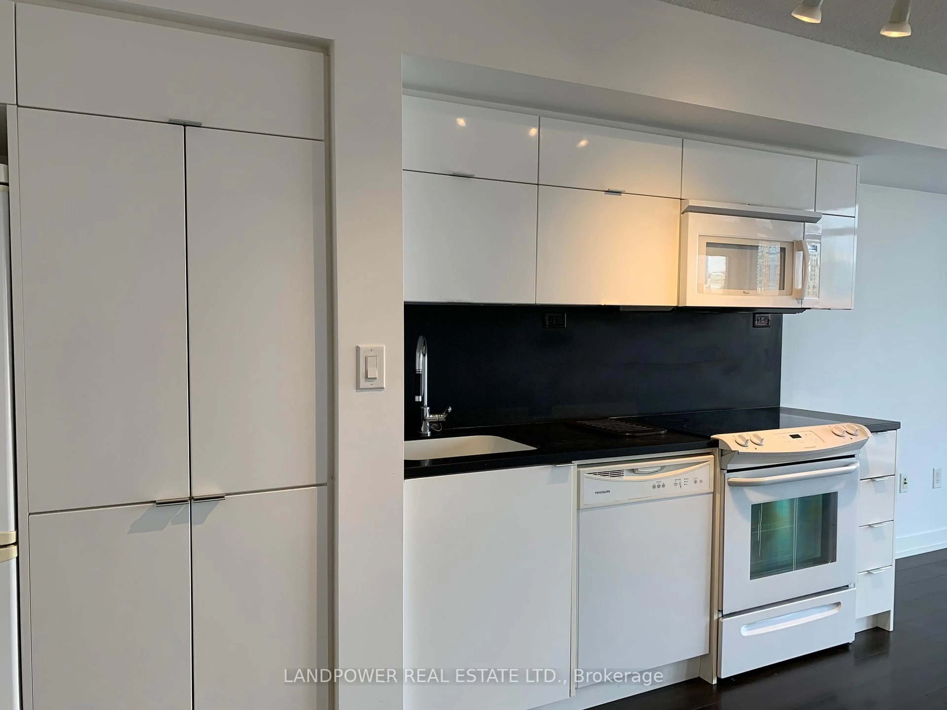 Standard kitchen, unknown for 21 Iceboat Terr #1101, Toronto Ontario M5V 4A9