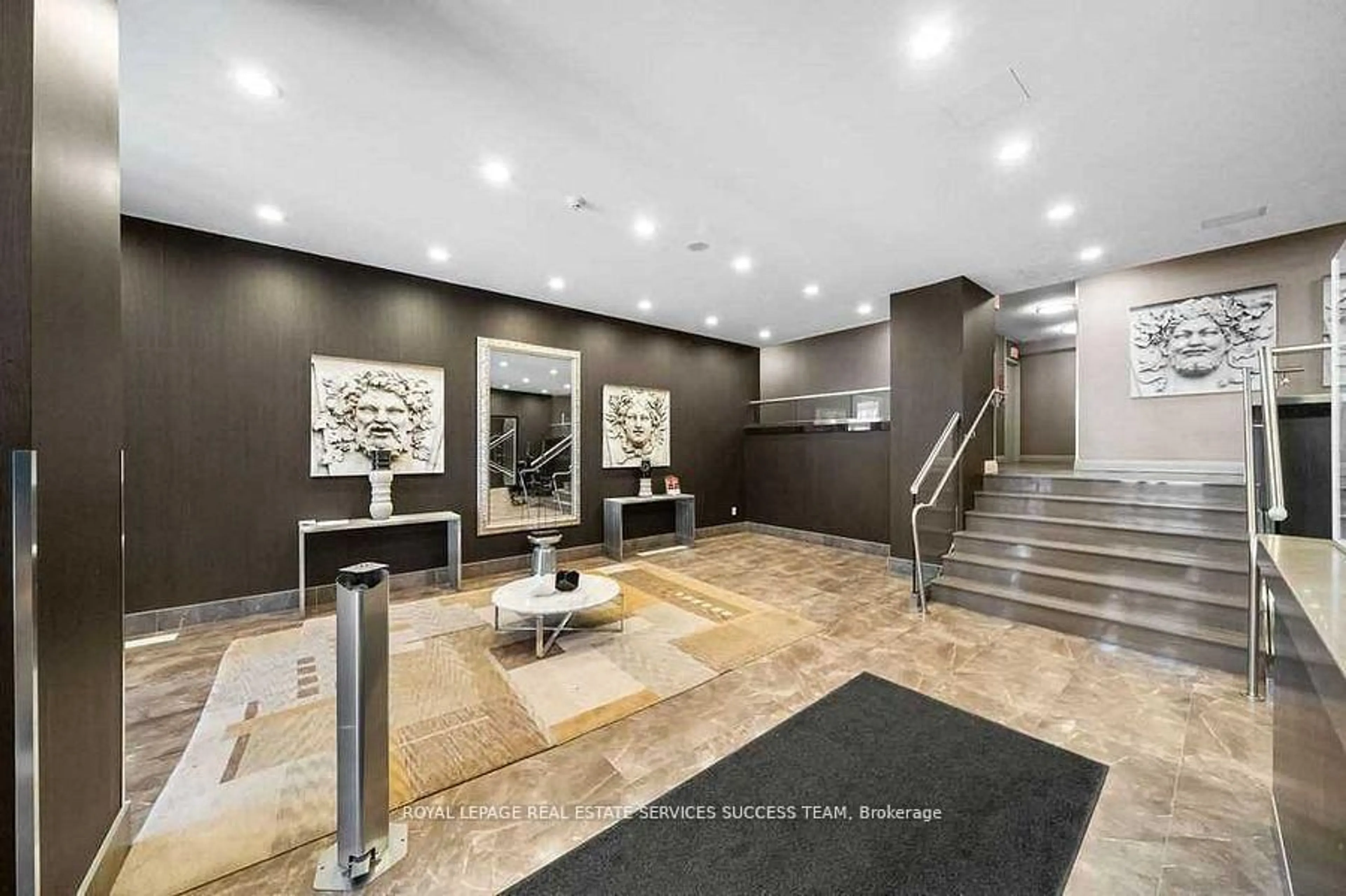 Indoor foyer for 65 East Liberty St #718, Toronto Ontario M6K 3R2