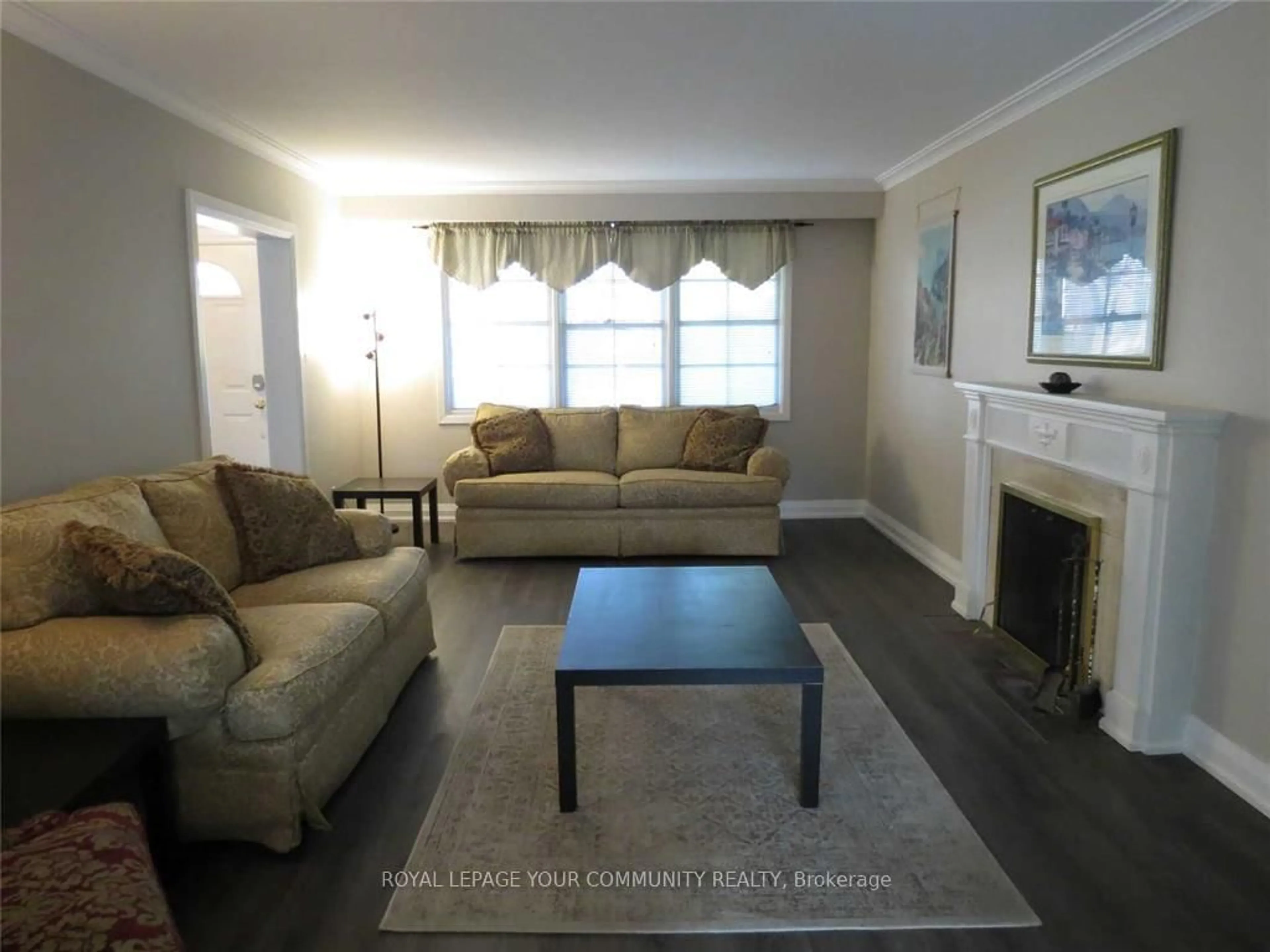 Living room with furniture, unknown for 19 Danville Dr, Toronto Ontario M2P 1H7