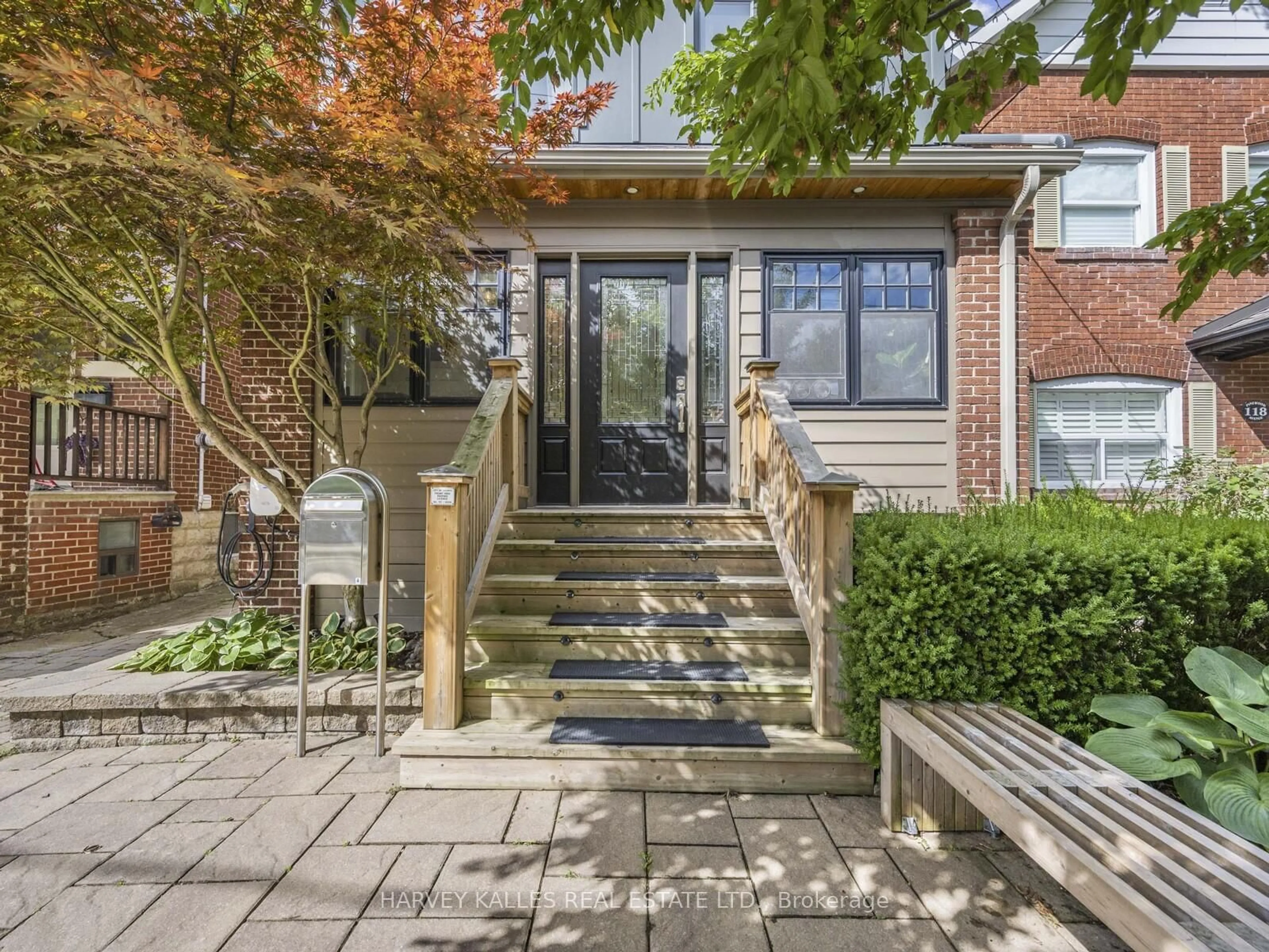 Unknown for 116 Pinewood Ave, Toronto Ontario M6C 2V3