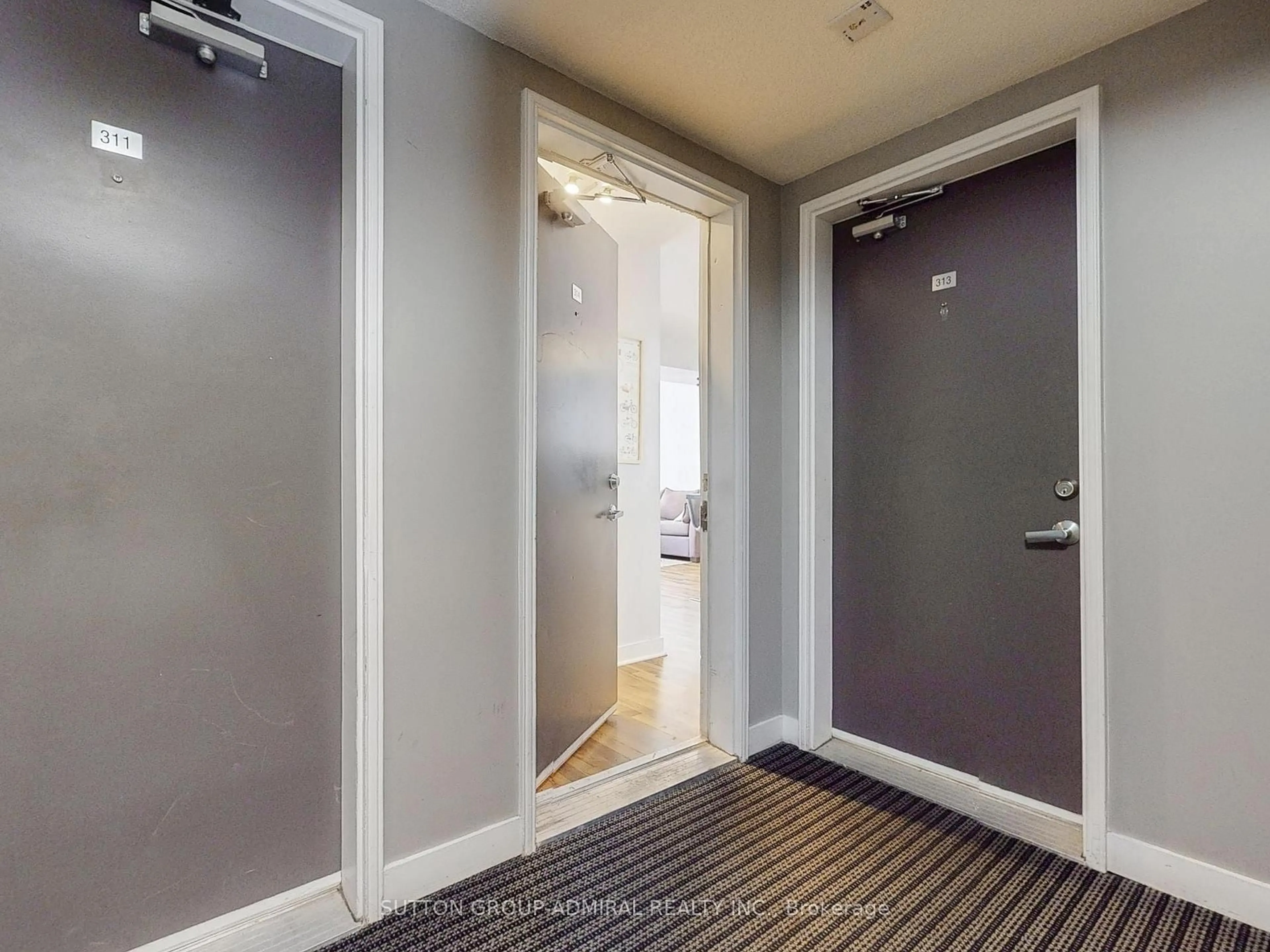 Indoor entryway for 21 Earl St #314, Toronto Ontario M4Y 3C8