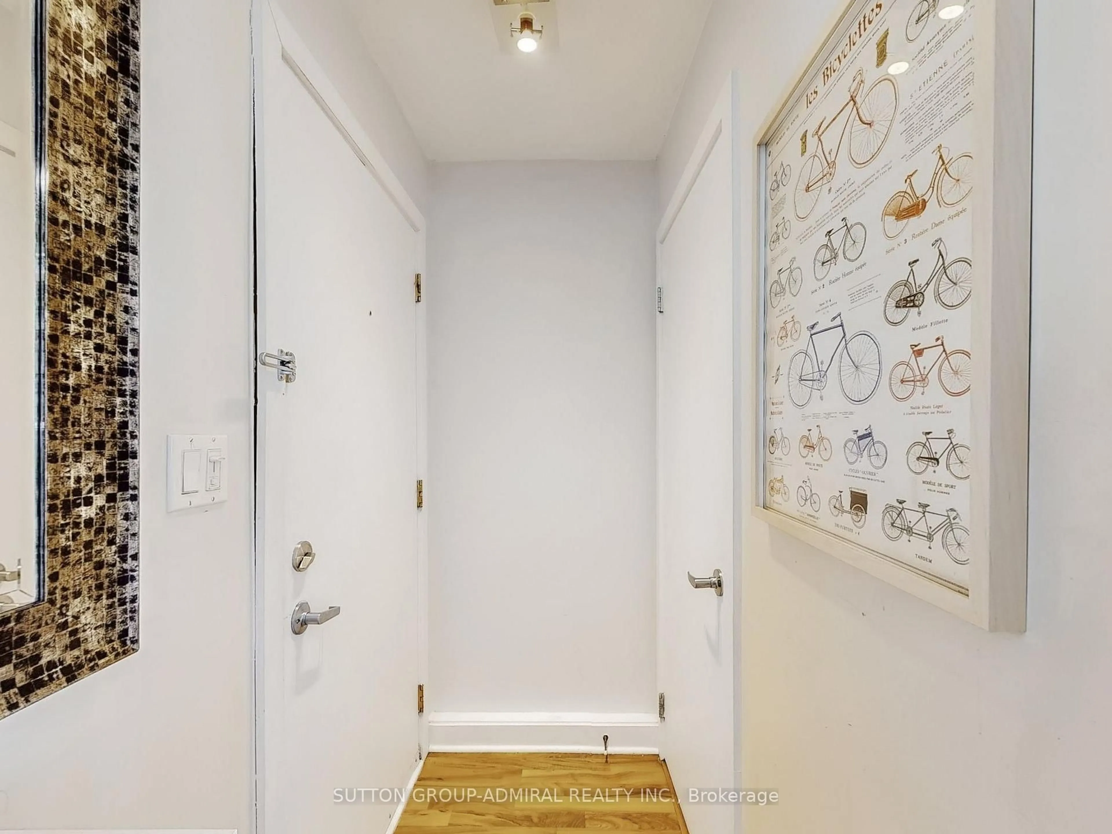 Indoor entryway for 21 Earl St #314, Toronto Ontario M4Y 3C8