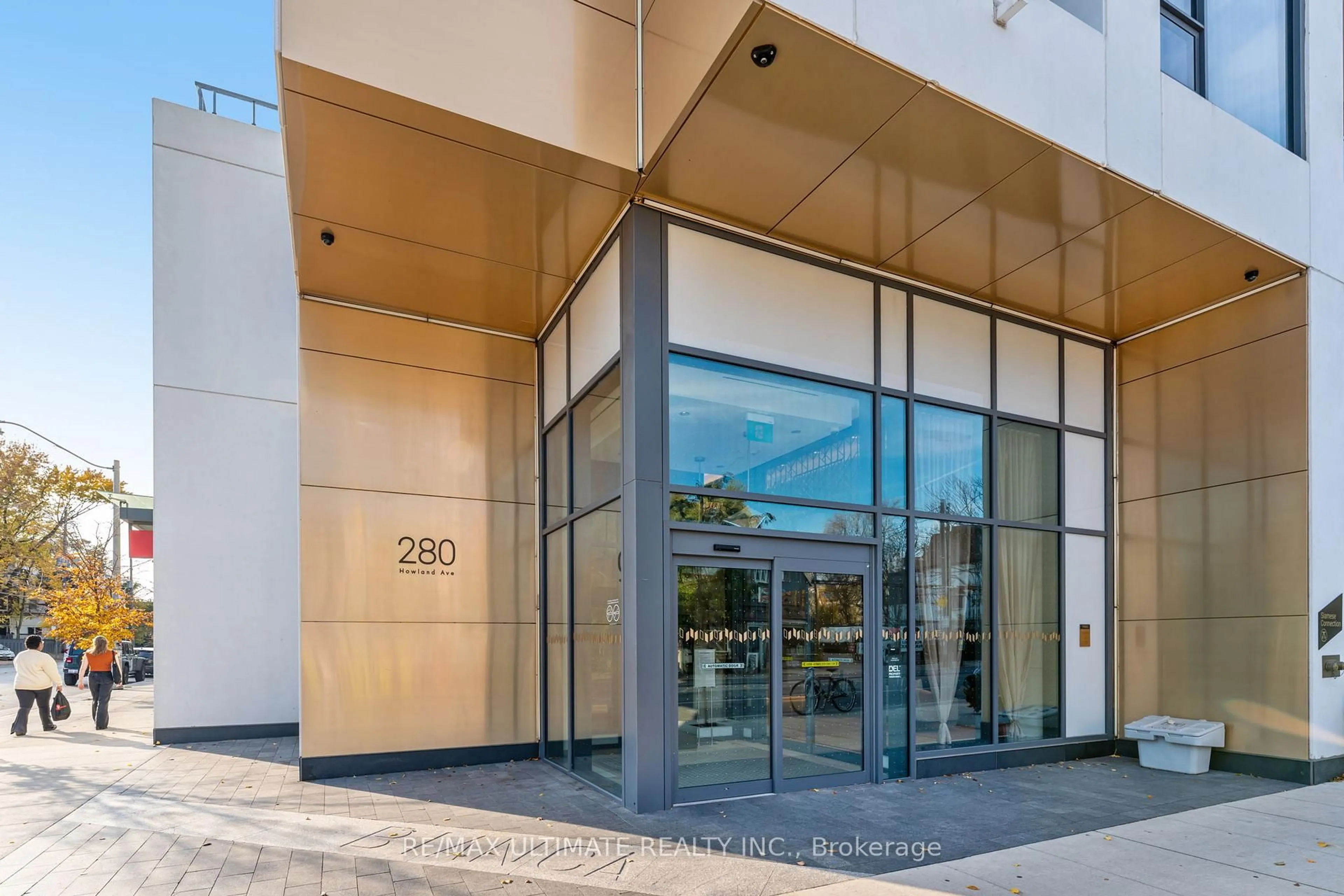 Indoor foyer for 280 Howland Ave #617, Toronto Ontario M5R 0C3