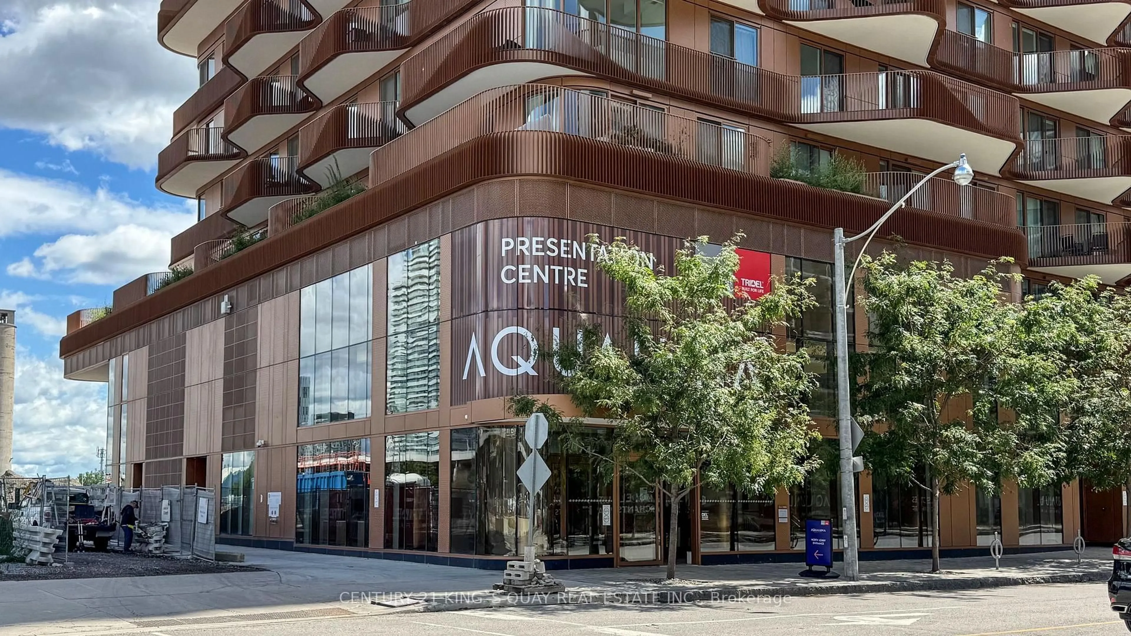 Indoor foyer for 155 Merchants' Wharf #PH28, Toronto Ontario M5A 0Y4