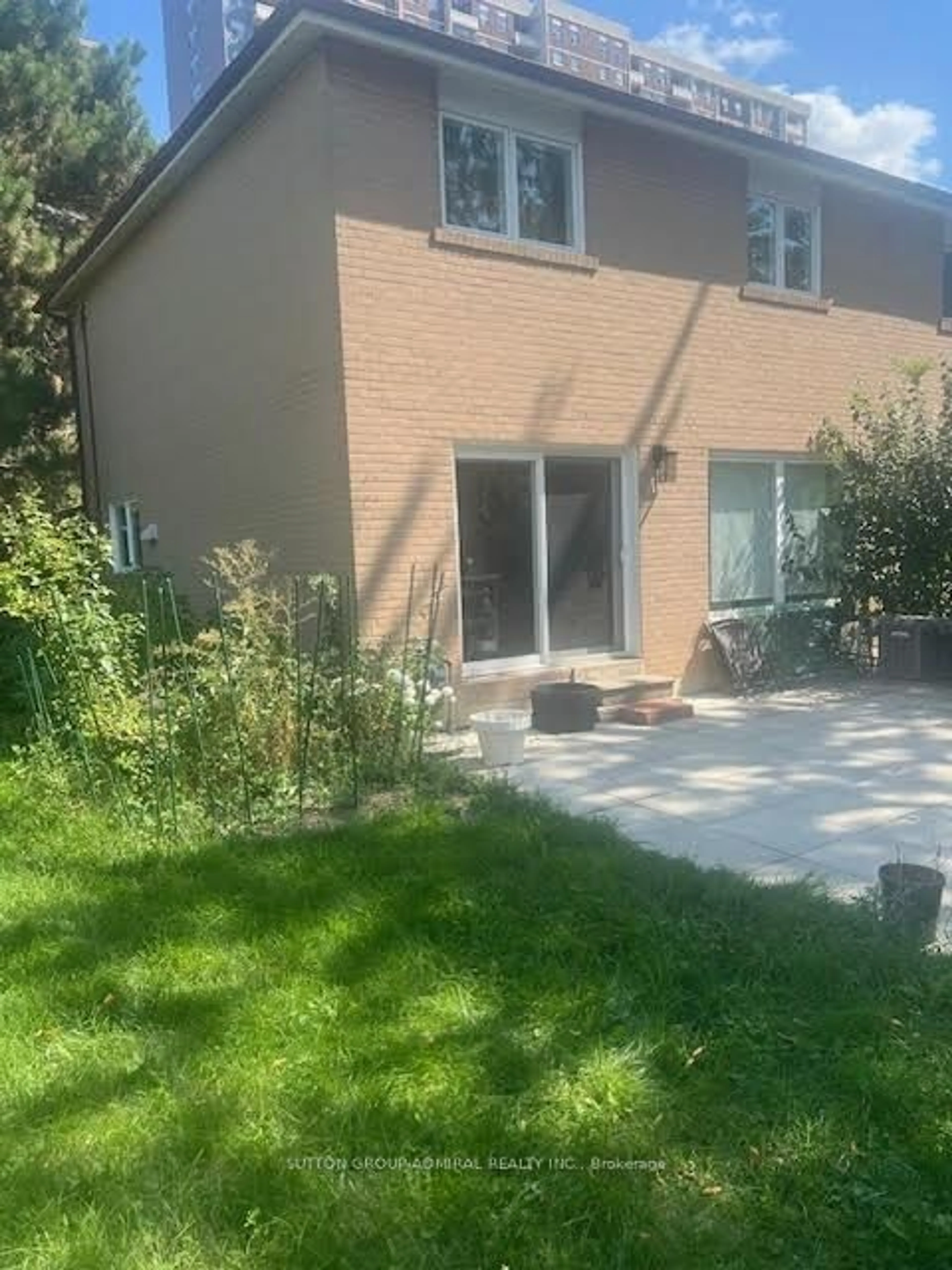 Patio, street for 206 Hilda Ave, Toronto Ontario M2M 1W1