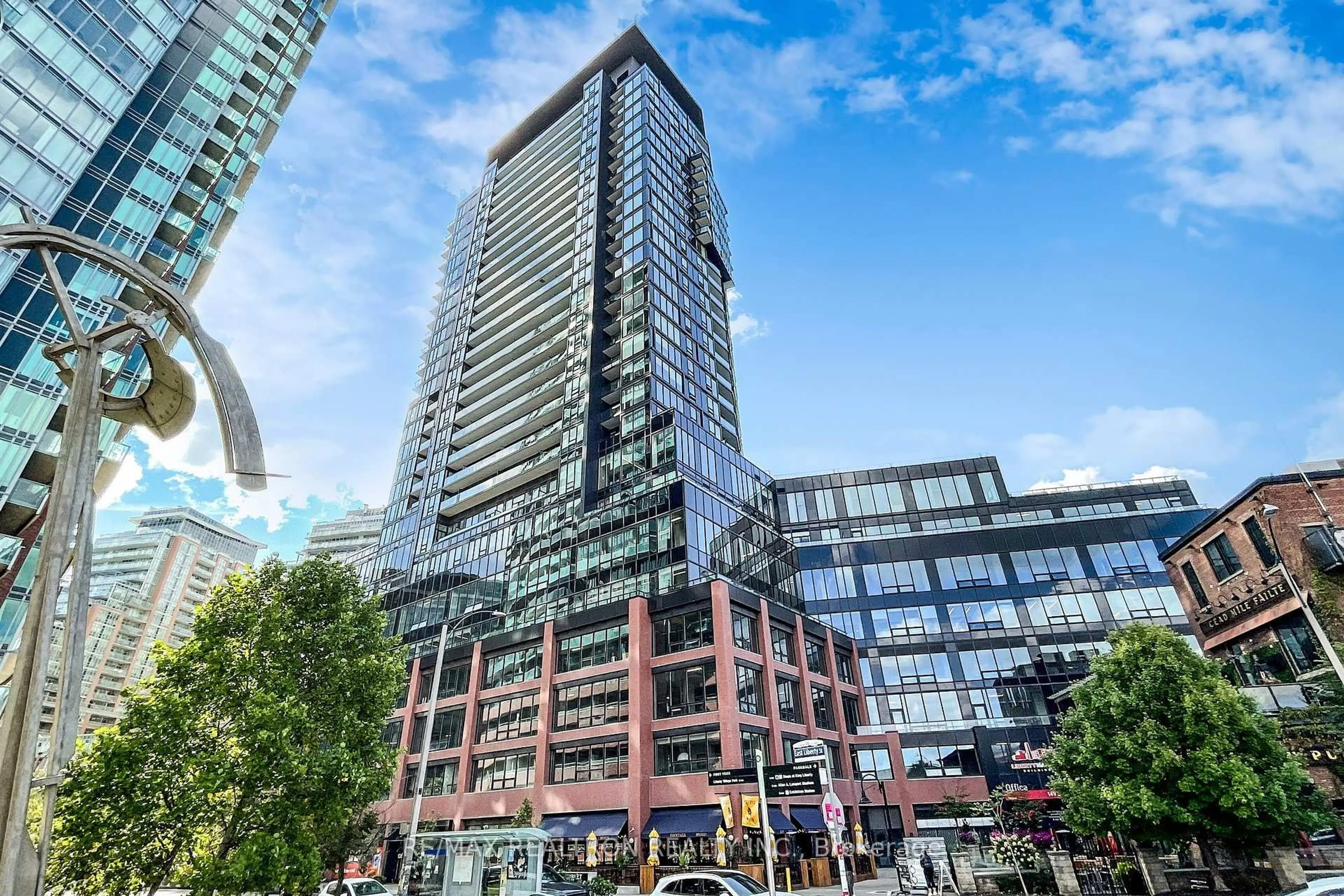 Patio, building for 135 East Liberty St #1901, Toronto Ontario M6K 3K4