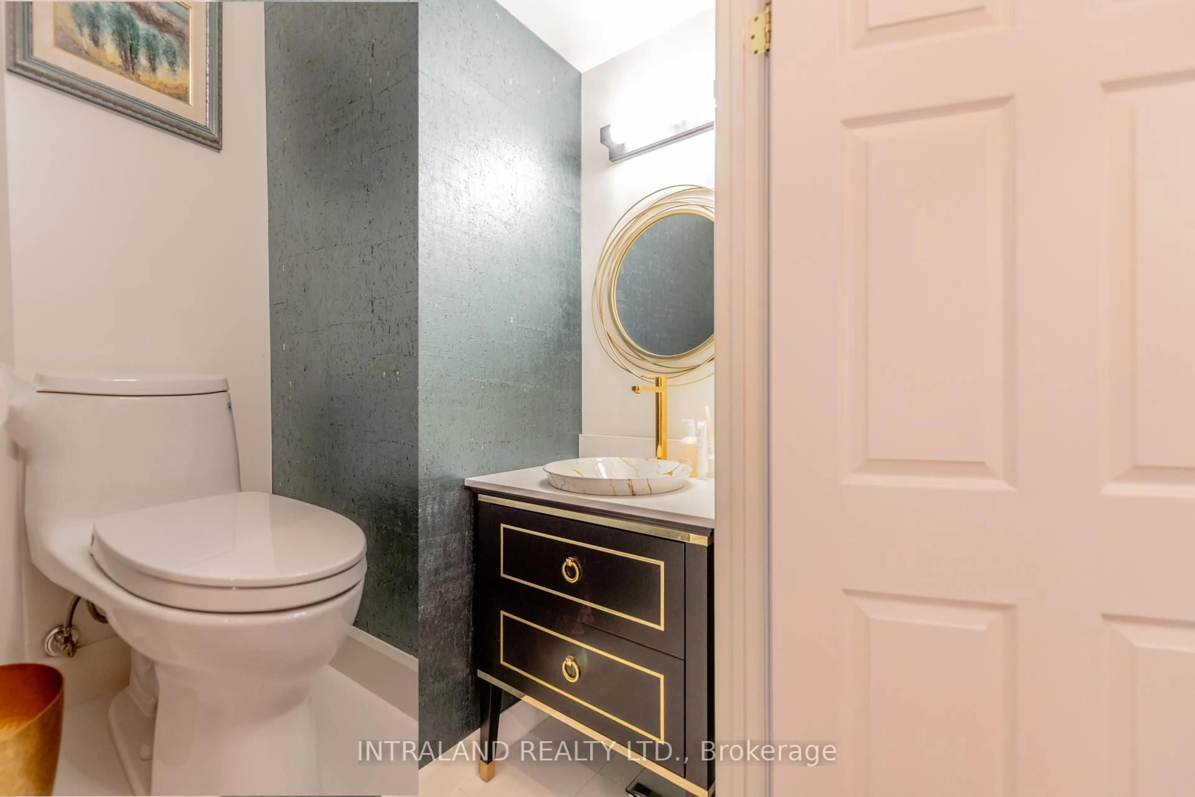 Standard bathroom, unknown for 4200 Bathurst St #705, Toronto Ontario M3H 6C7