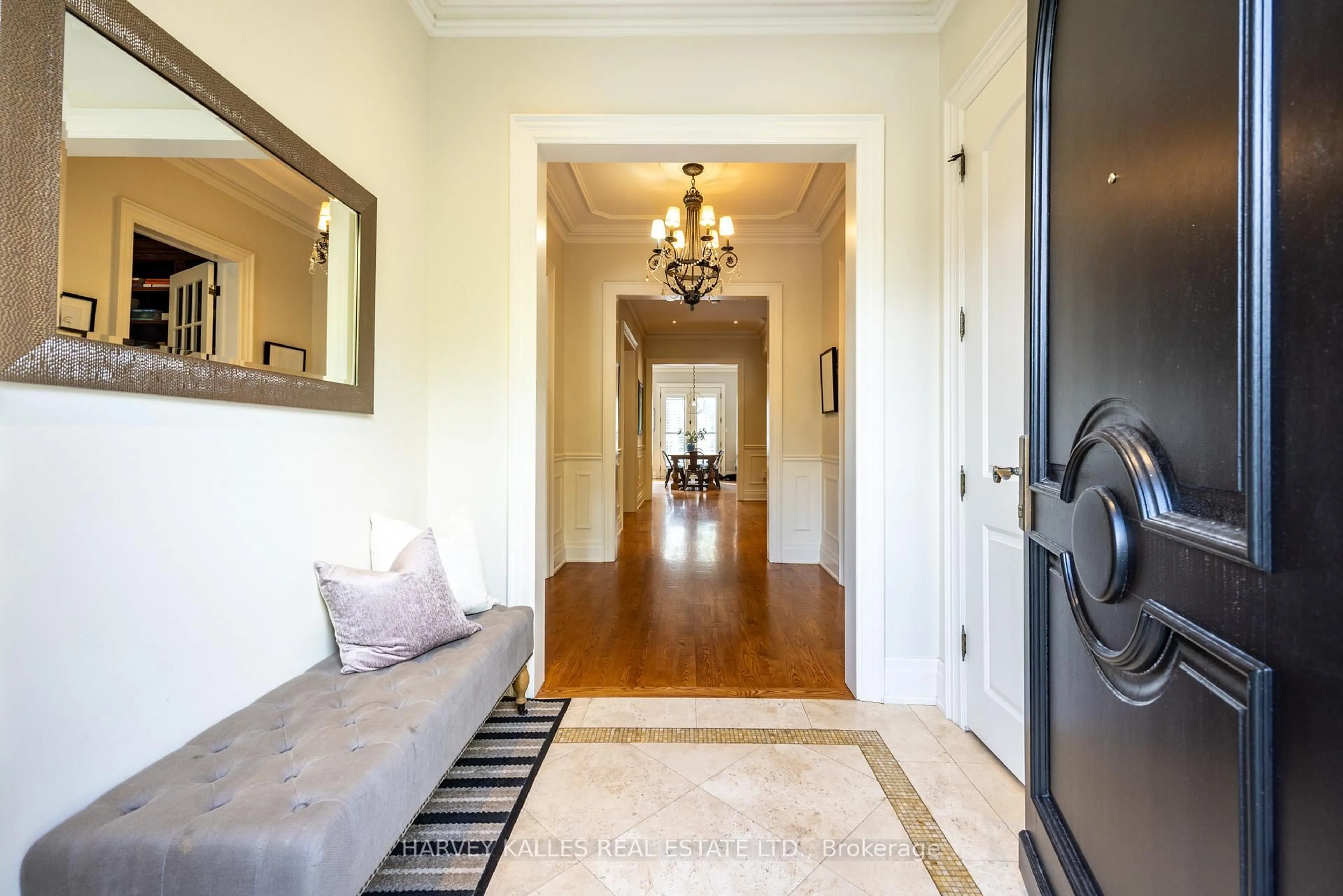 Indoor entryway for 351 Brooke Ave, Toronto Ontario M5M 2L4