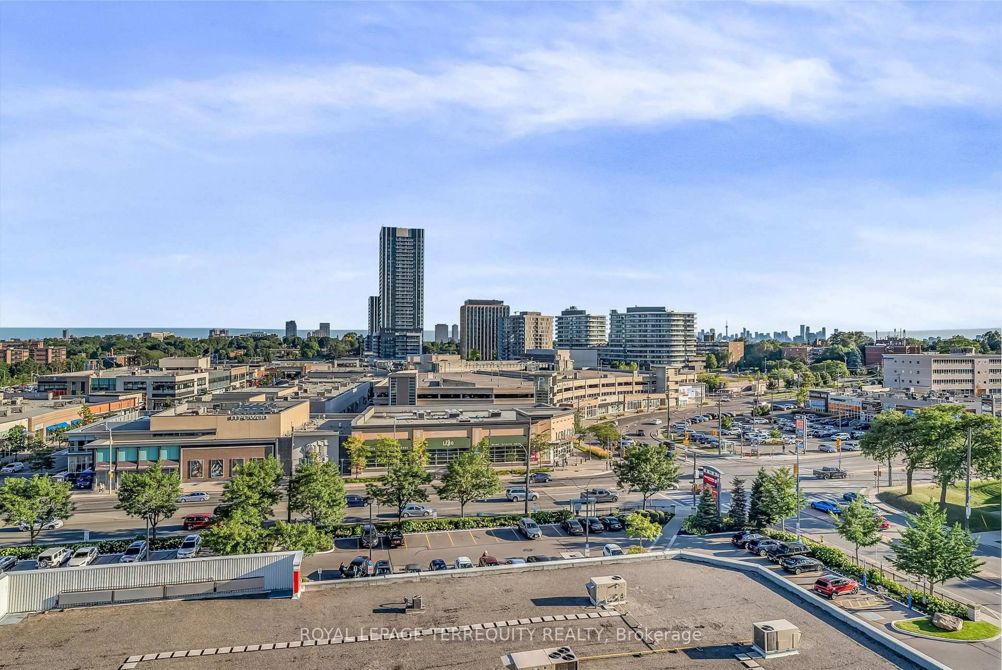 A pic from outside/outdoor area/front of a property/back of a property/a pic from drone, city buildings view from balcony for 205 The Donway #121, Toronto Ontario M3B 3S5