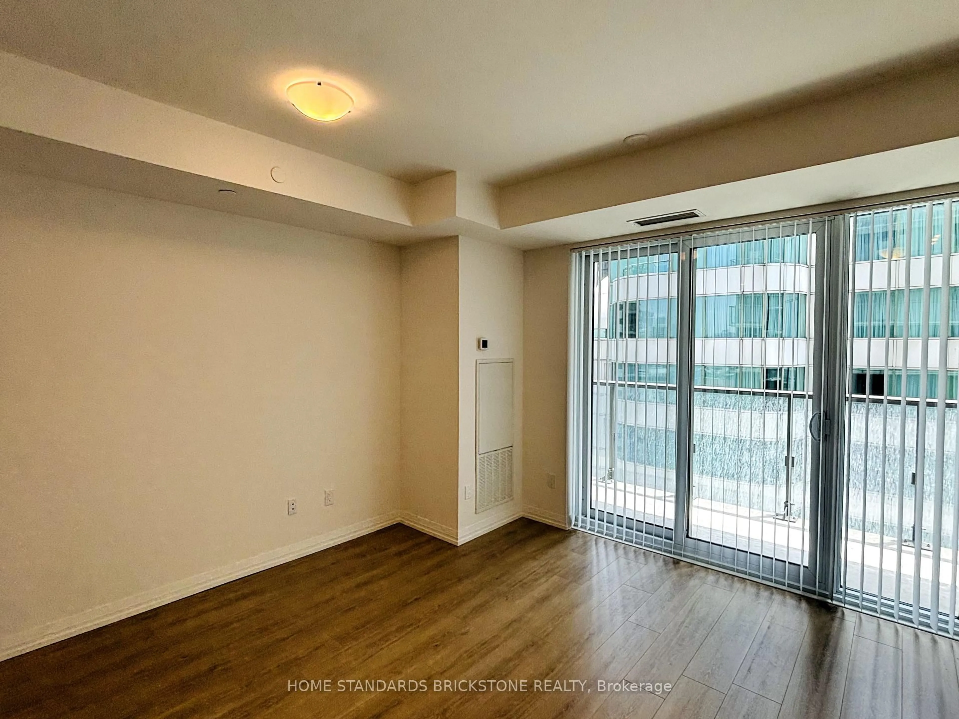 A pic of a room for 8 WIDMER St #2211, Toronto Ontario M5V 2E7