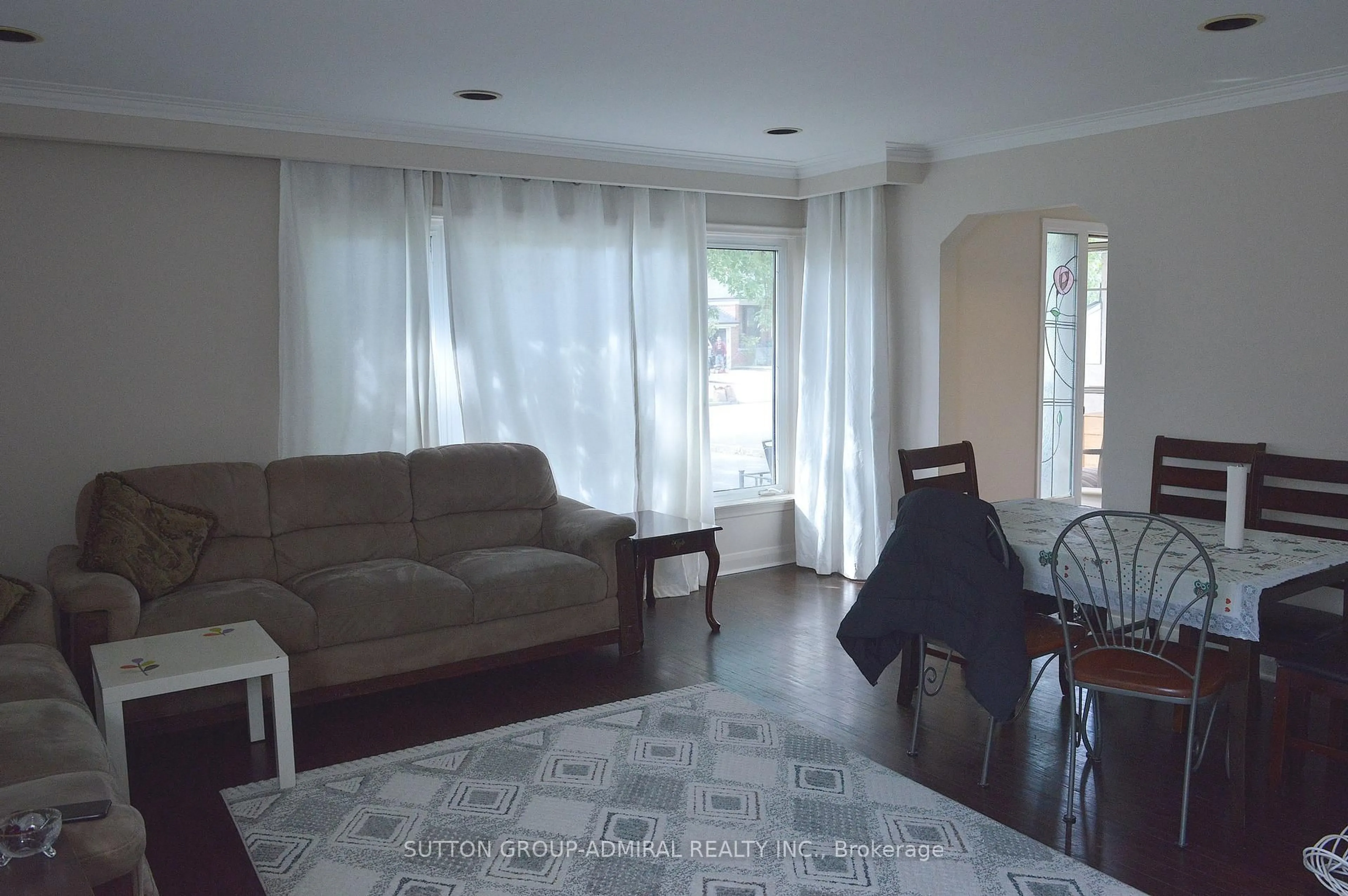 Living room with furniture, unknown for 52 Acton Ave, Toronto Ontario M3H 4G8