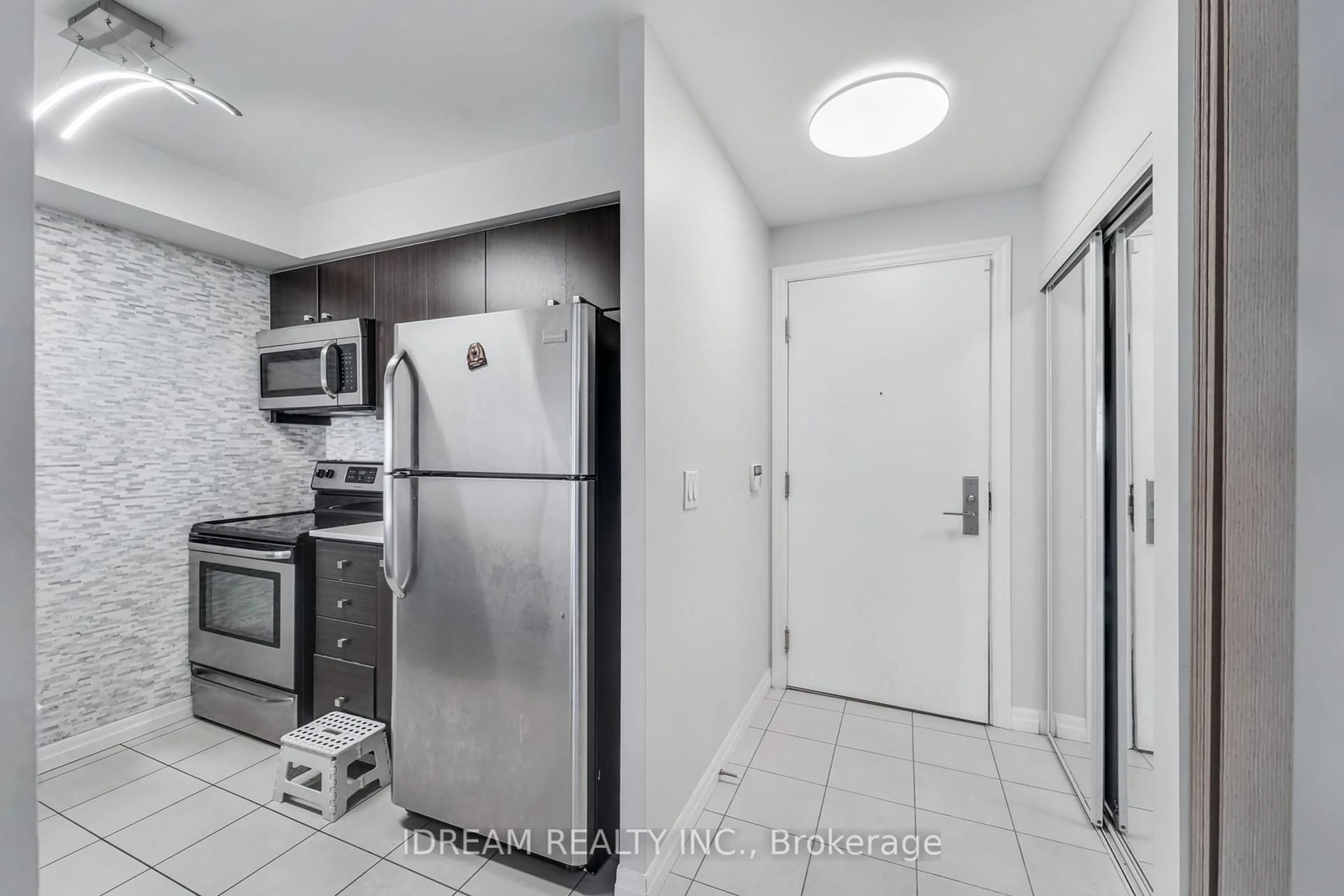 Standard kitchen, unknown for 275 Yorkland Rd #2505, Toronto Ontario M2J 0B4