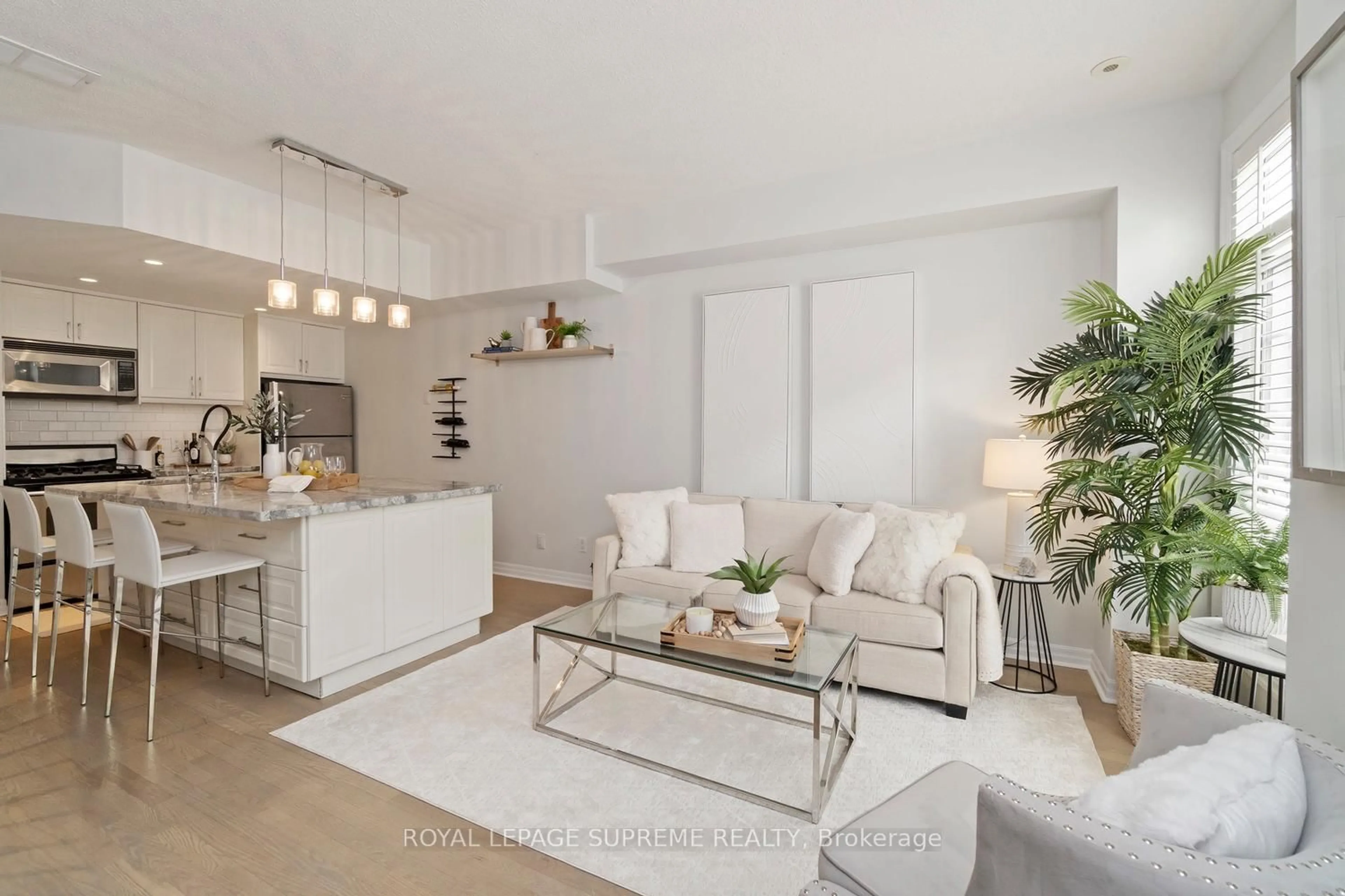 Living room with furniture, unknown for 6 Wellesley Pl #37, Toronto Ontario M4Y 3E1