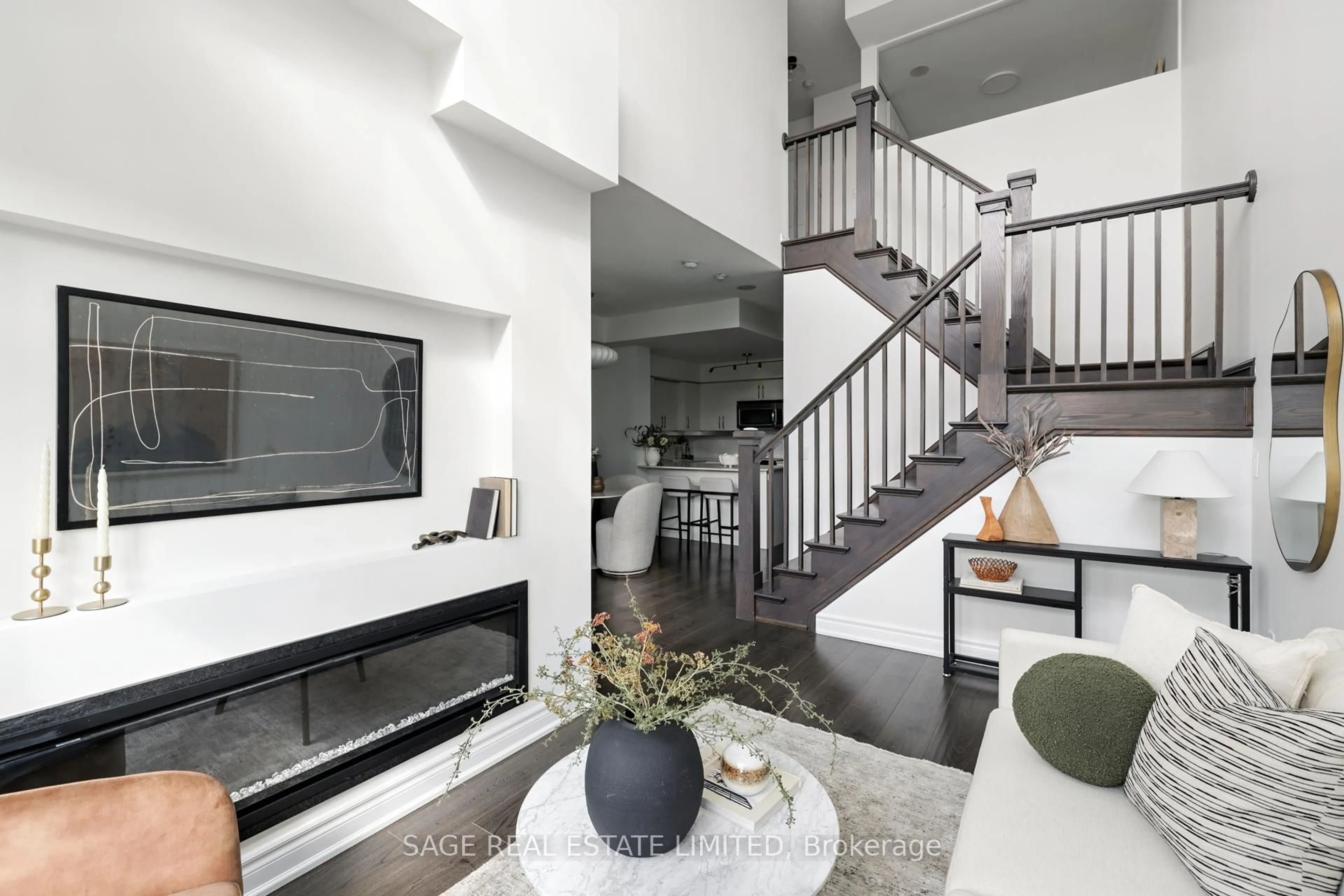 Unknown for 6 Pirandello St #TH5, Toronto Ontario M6K 0B1