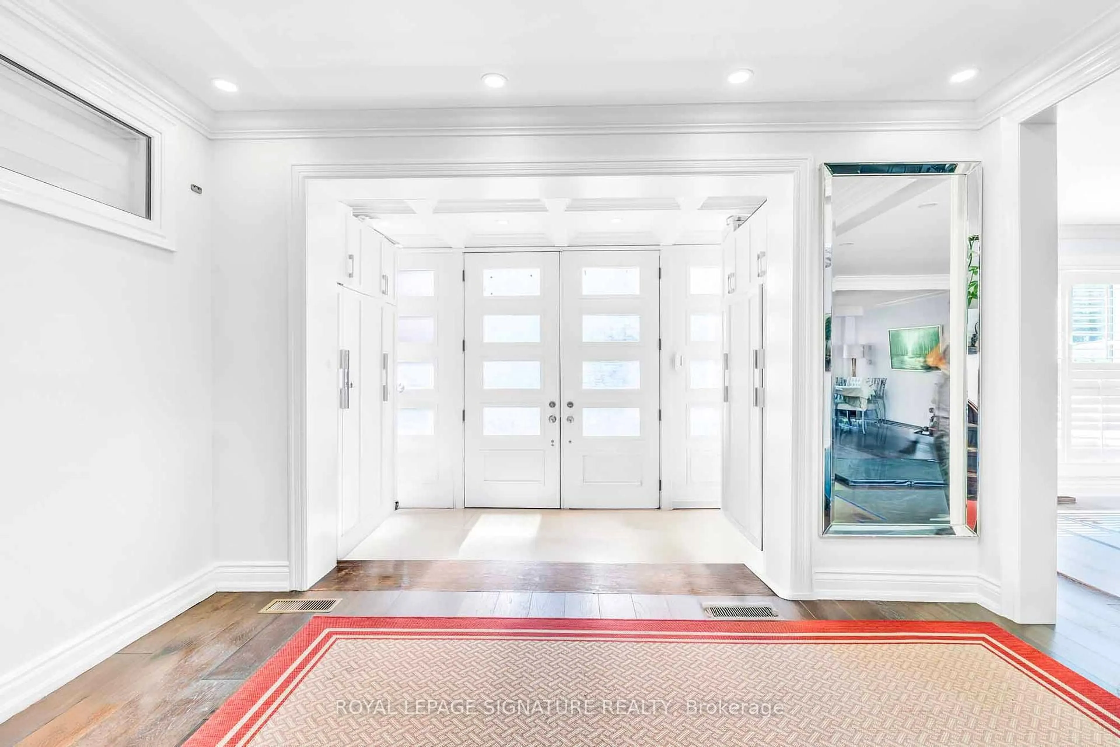 Indoor foyer for 88 Olsen Dr, Toronto Ontario M3A 3J3