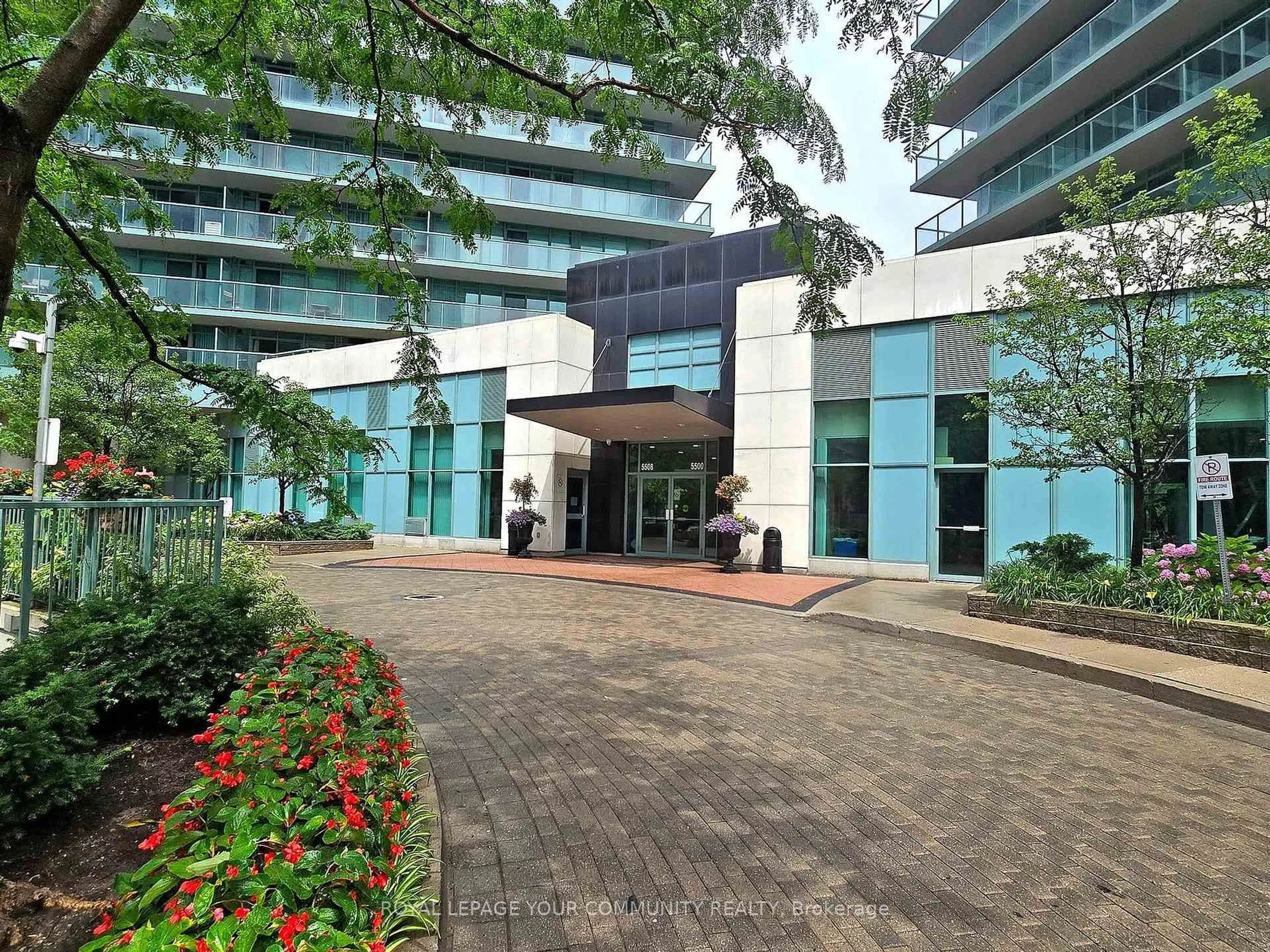 Indoor foyer for 5500 Yonge St #610, Toronto Ontario M2N 7L1