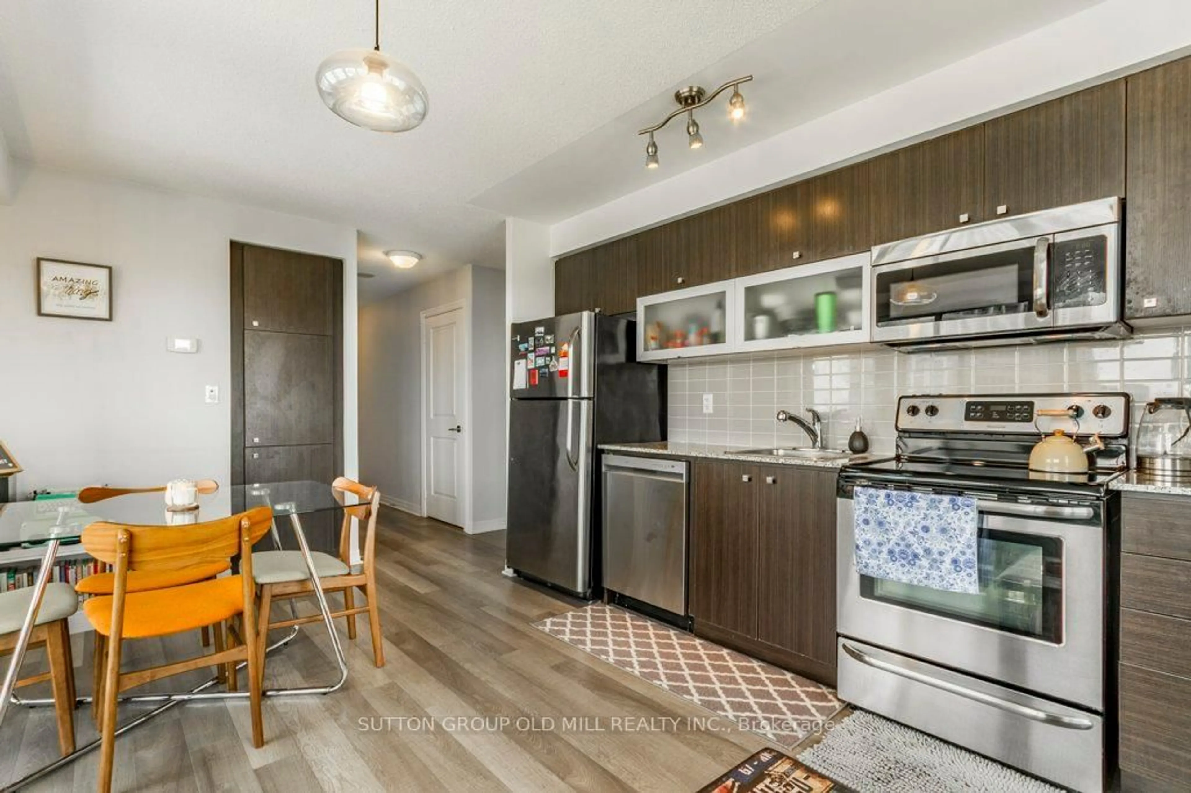 Open concept kitchen, wood/laminate floor for 2015 Sheppard Ave #1909, Toronto Ontario M2J 0B3