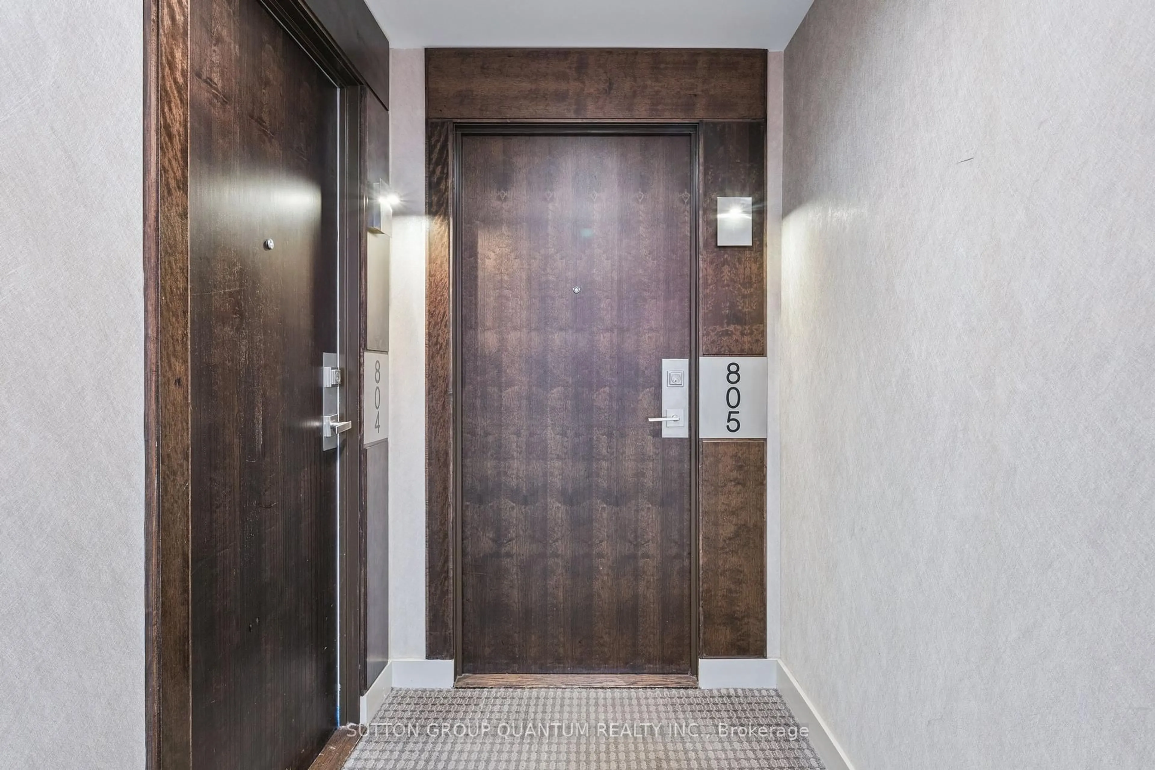 Indoor entryway for 85 The Donway West #805, Toronto Ontario M3C 0L9