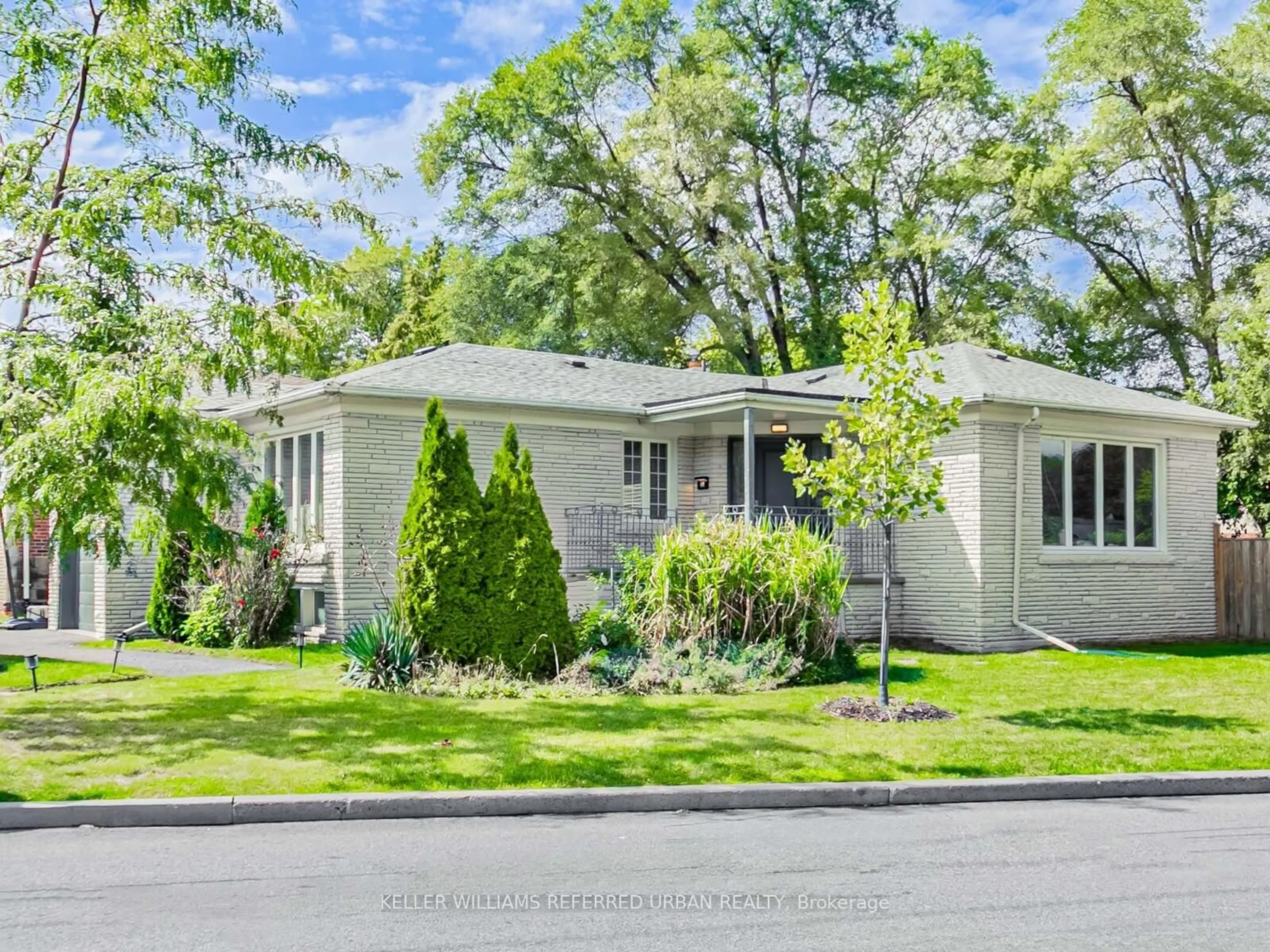 Home with vinyl exterior material, street for 68 Stormont Ave, Toronto Ontario M5N 2C2