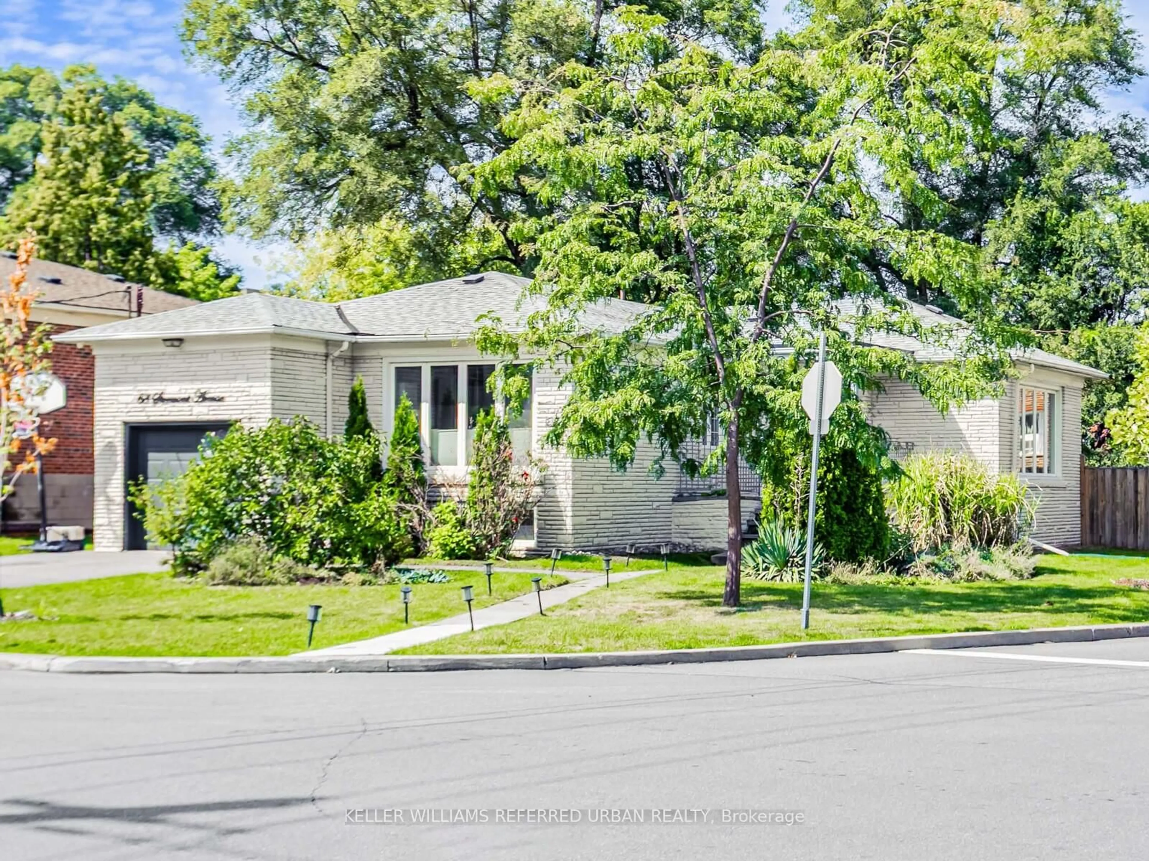 Home with vinyl exterior material, street for 68 Stormont Ave, Toronto Ontario M5N 2C2