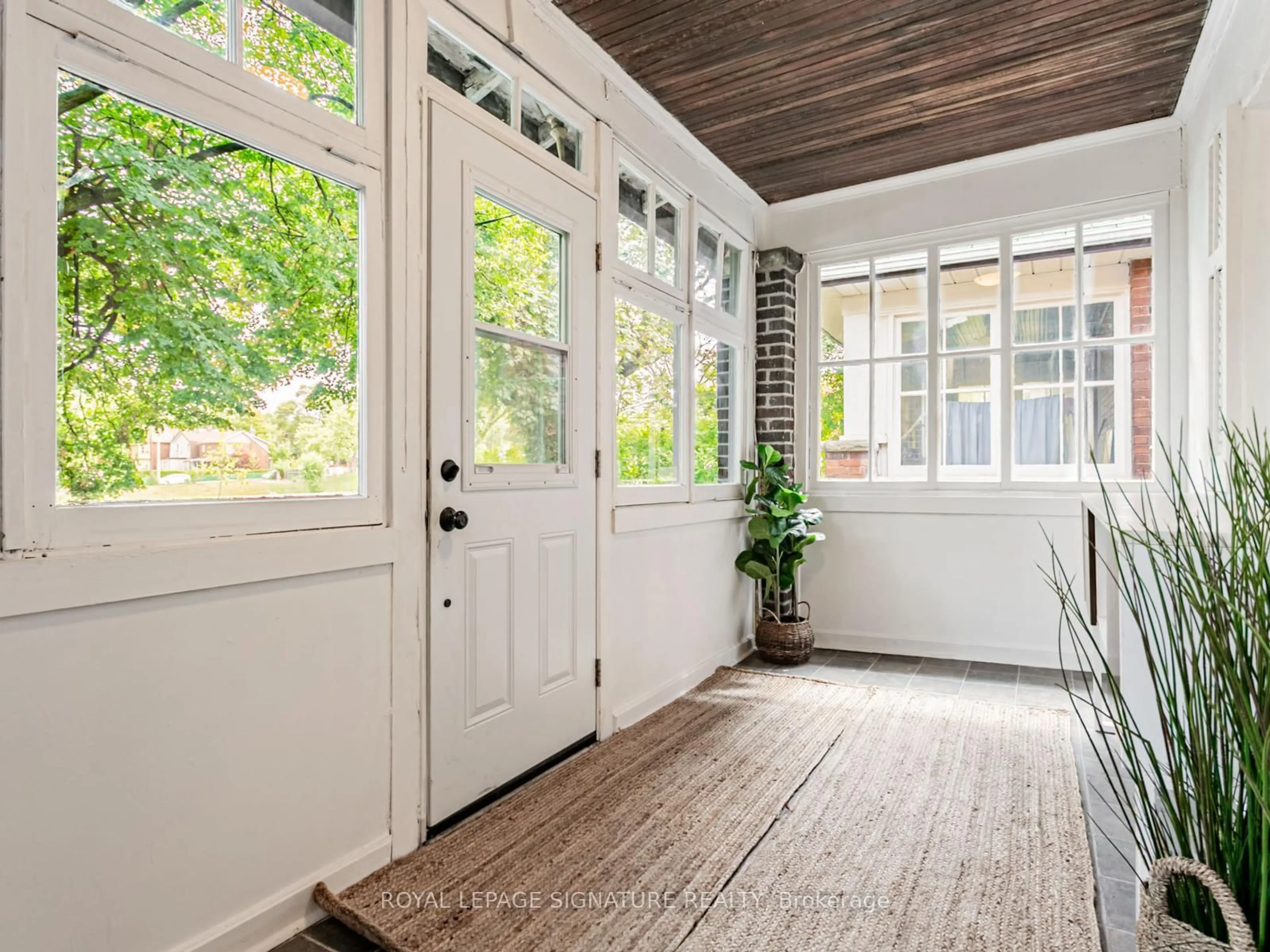 Indoor entryway for 12 Cherrywood Ave, Toronto Ontario M6C 2X2