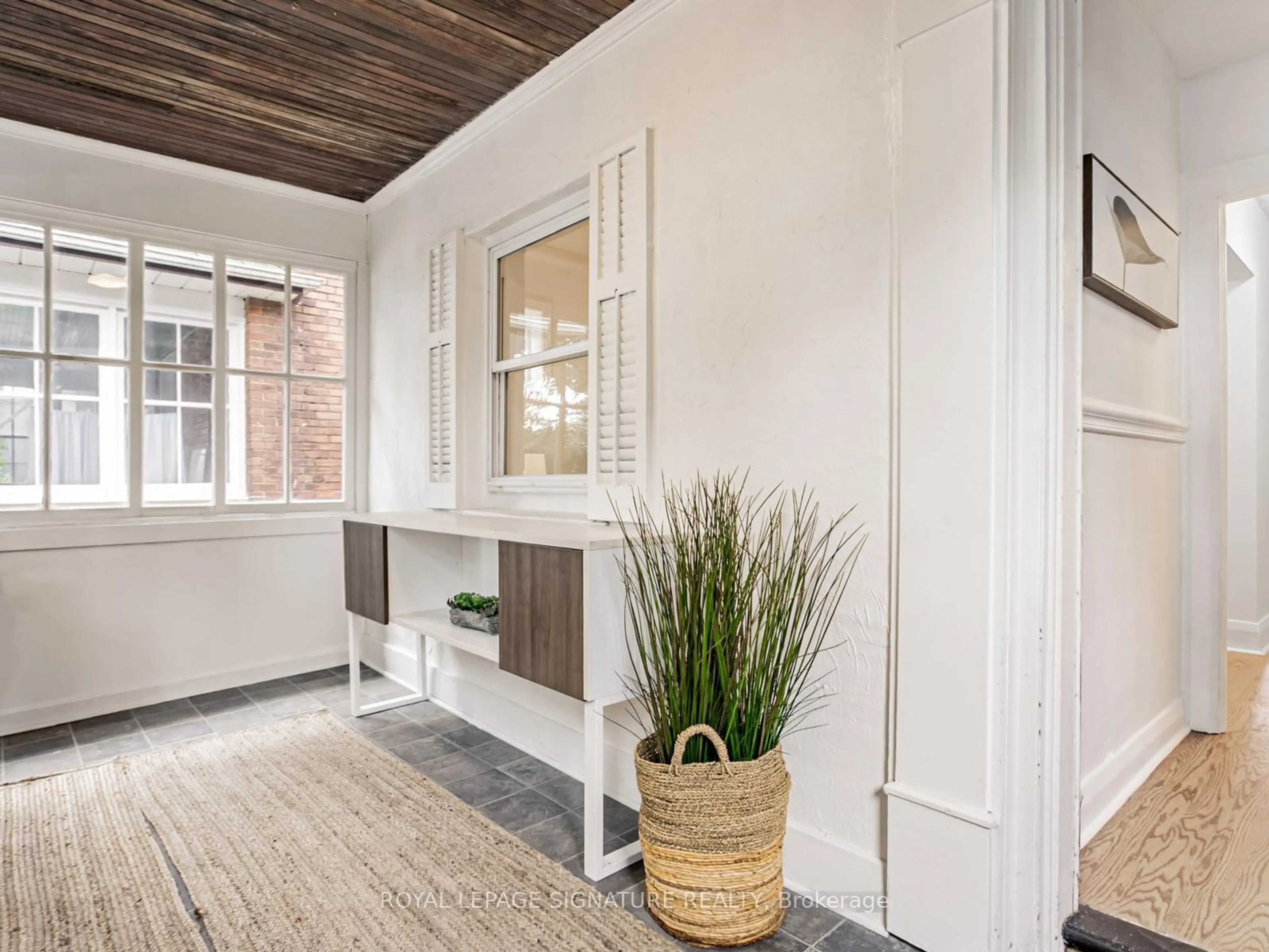 Indoor entryway for 12 Cherrywood Ave, Toronto Ontario M6C 2X2