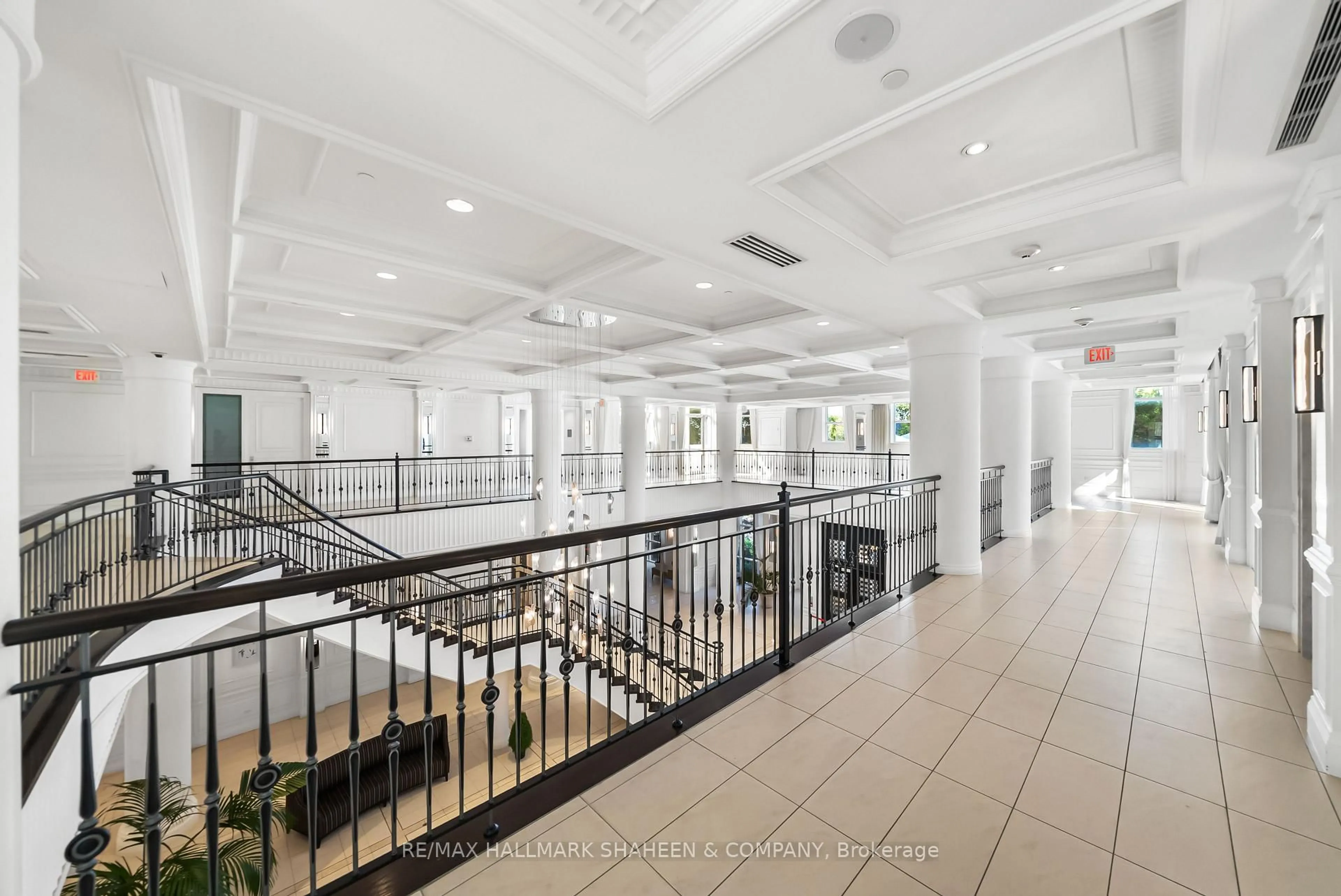 Indoor foyer for 25 Greenview Ave #Ph17, Toronto Ontario M2M 0A5