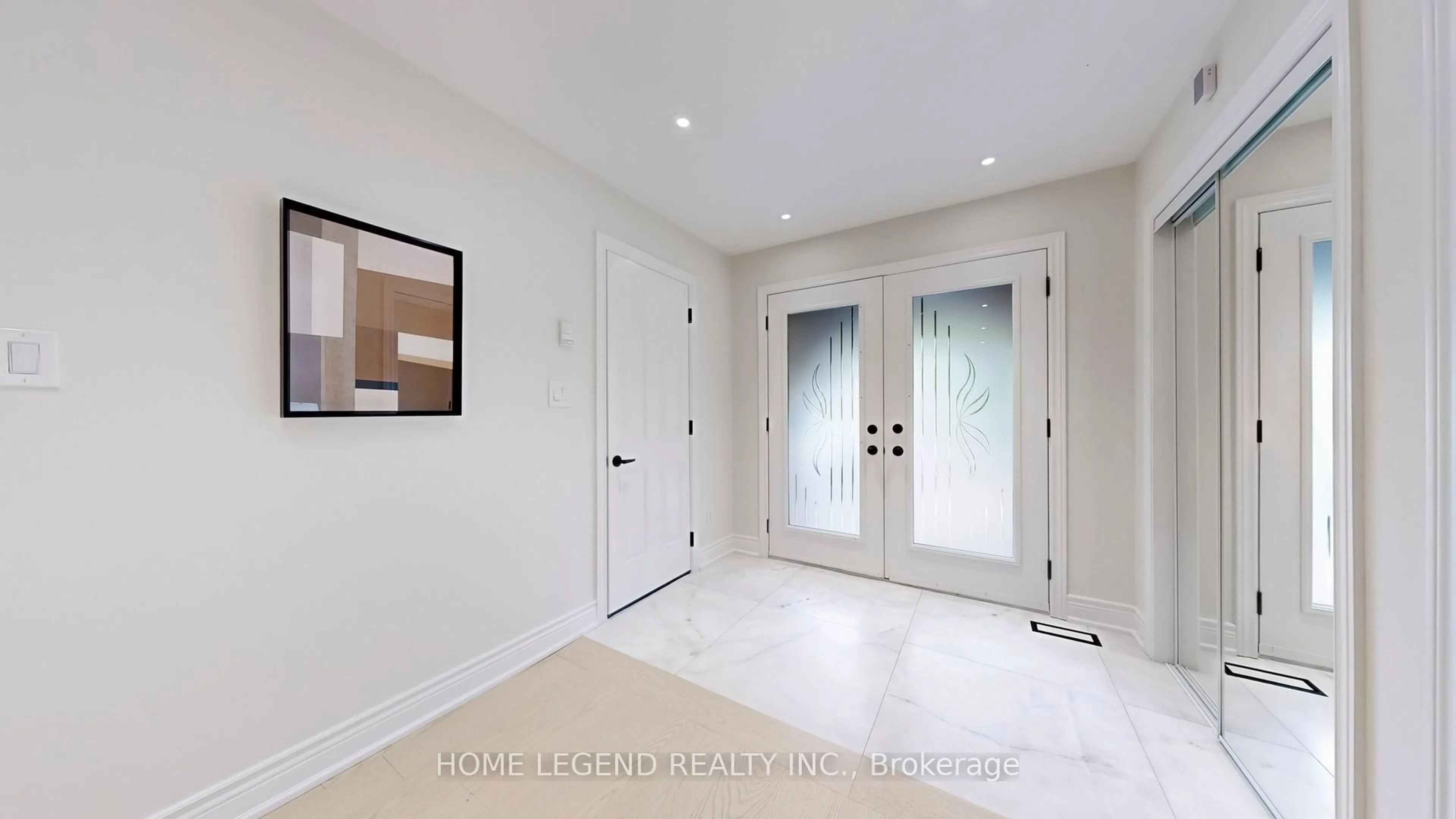 Indoor entryway for 48 Avonwick Gate, Toronto Ontario M3A 2M6