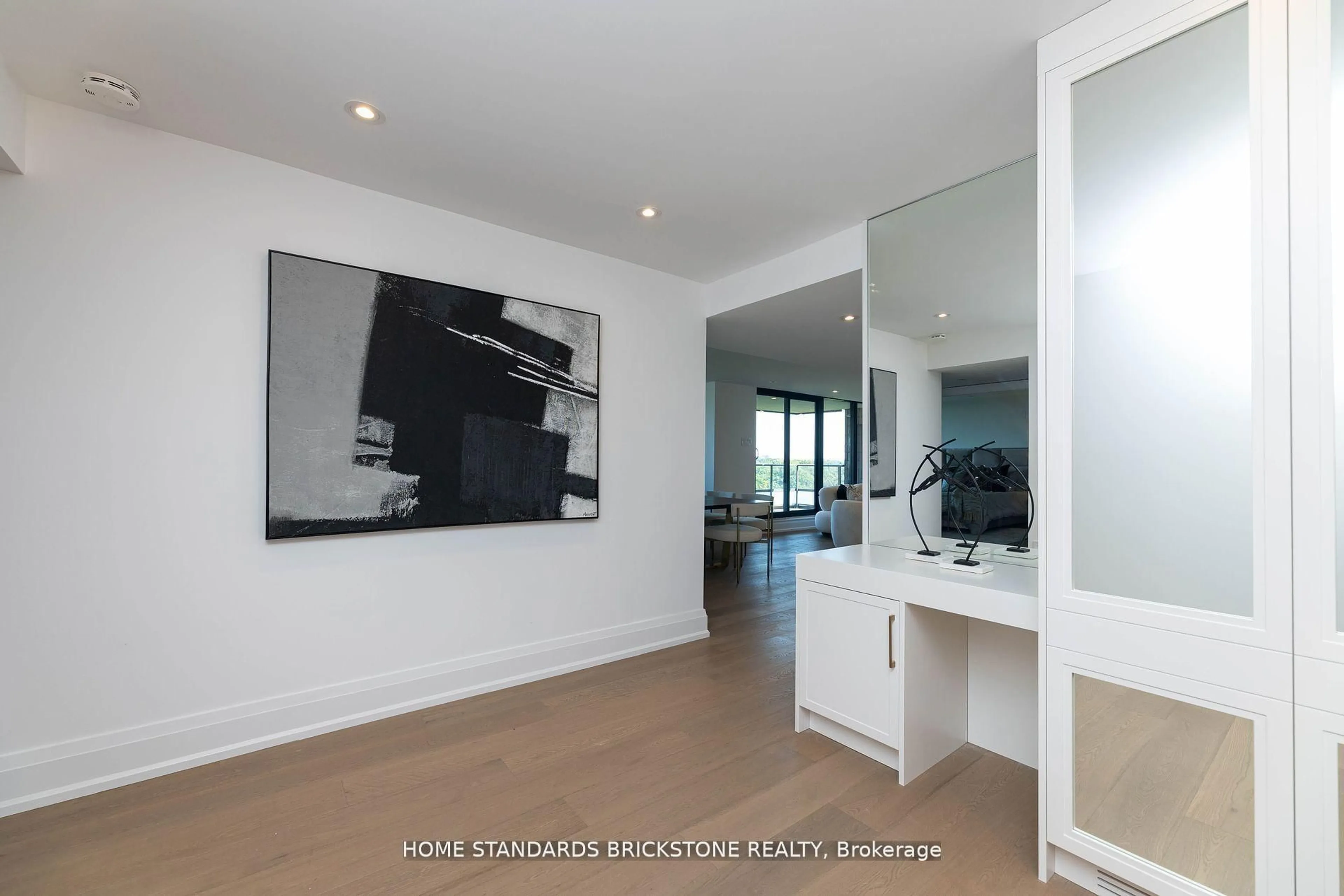 Indoor foyer for 66 Collier St #9D, Toronto Ontario M4W 1L9