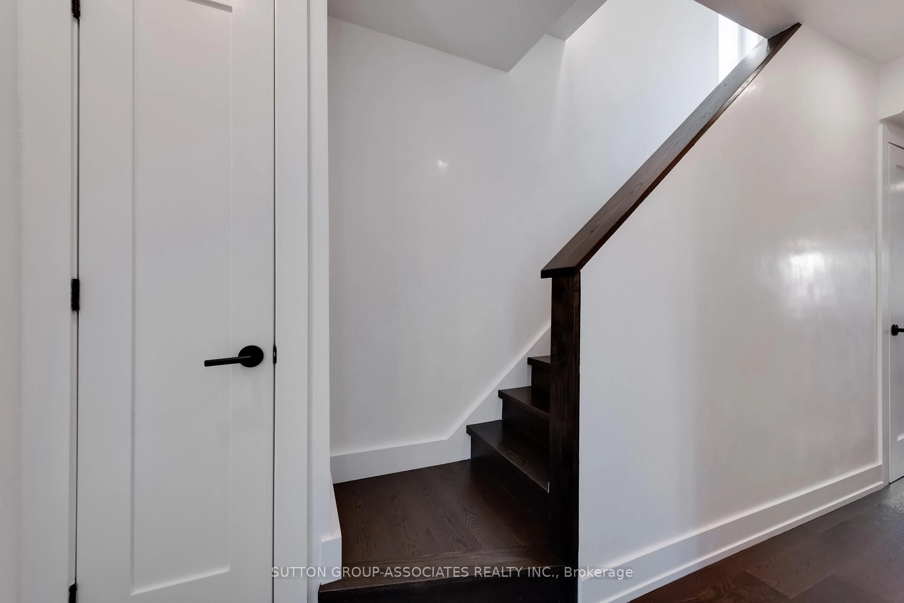 Unknown for 276 Oakwood Ave, Toronto Ontario M6E 2V6