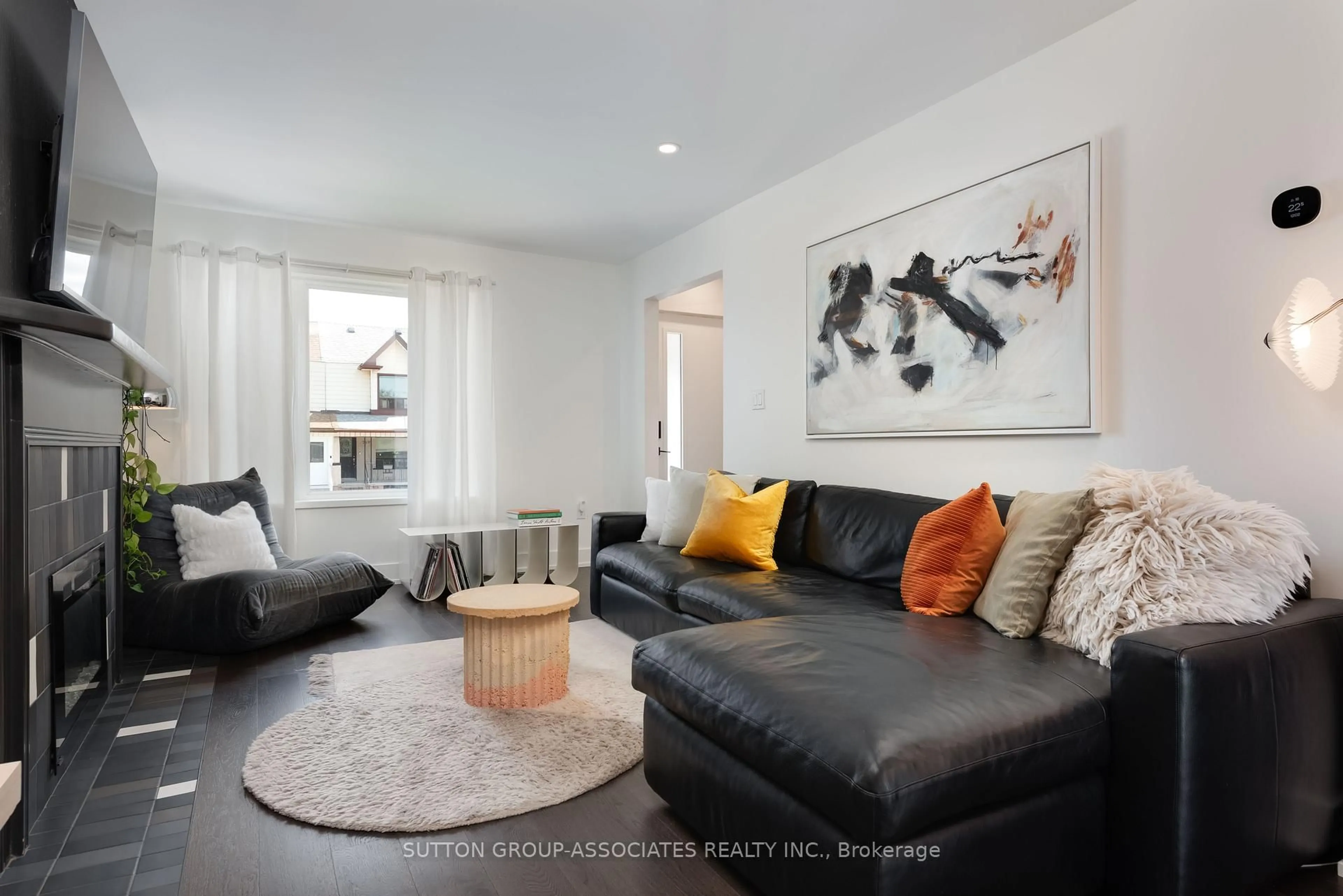 Living room with furniture, unknown for 276 Oakwood Ave, Toronto Ontario M6E 2V6