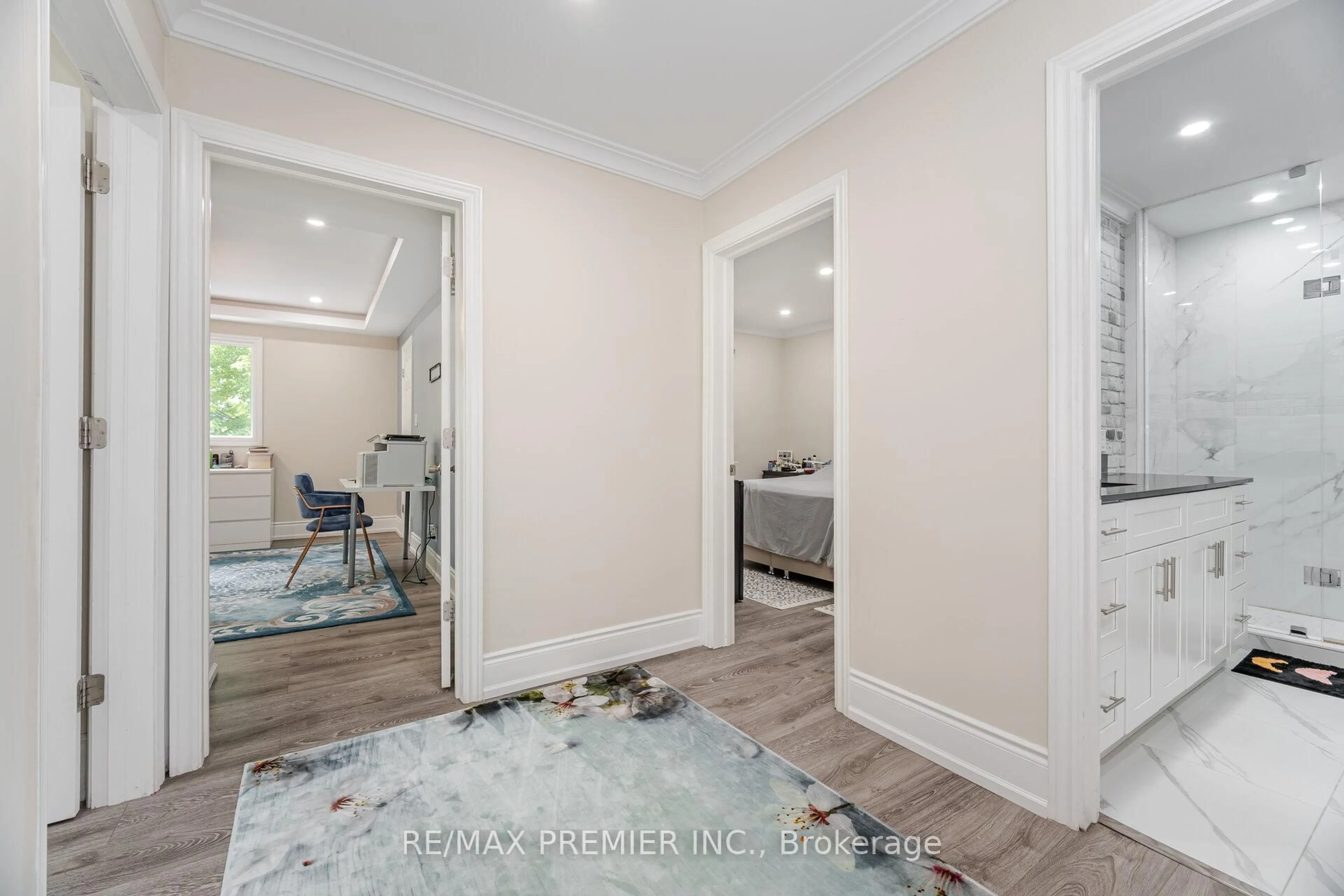 Indoor entryway for 173 Torresdale Ave, Toronto Ontario M2R 3E3