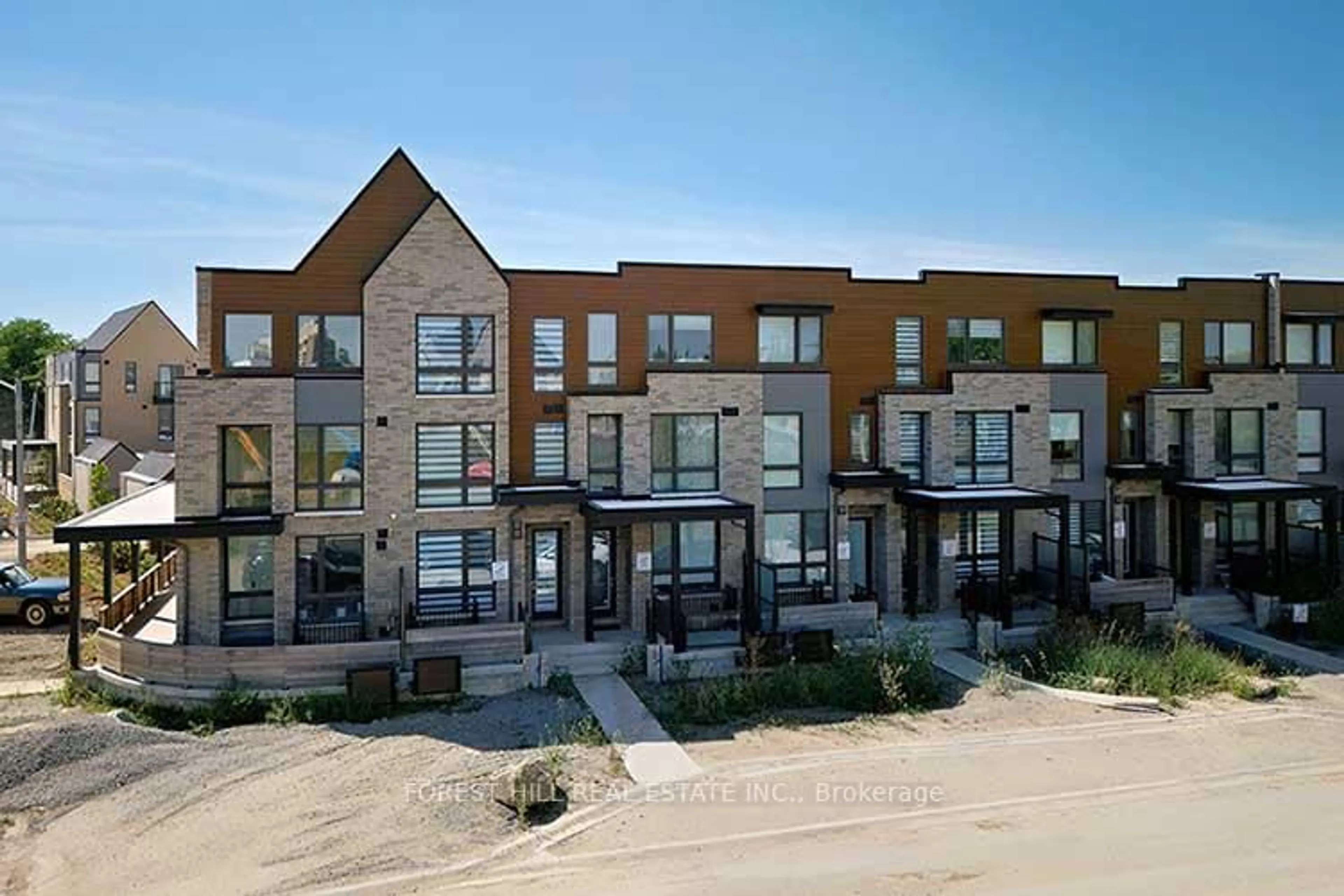 A pic from outside/outdoor area/front of a property/back of a property/a pic from drone, street for 4 Deep Roots Terr, Toronto Ontario M6A 2M2