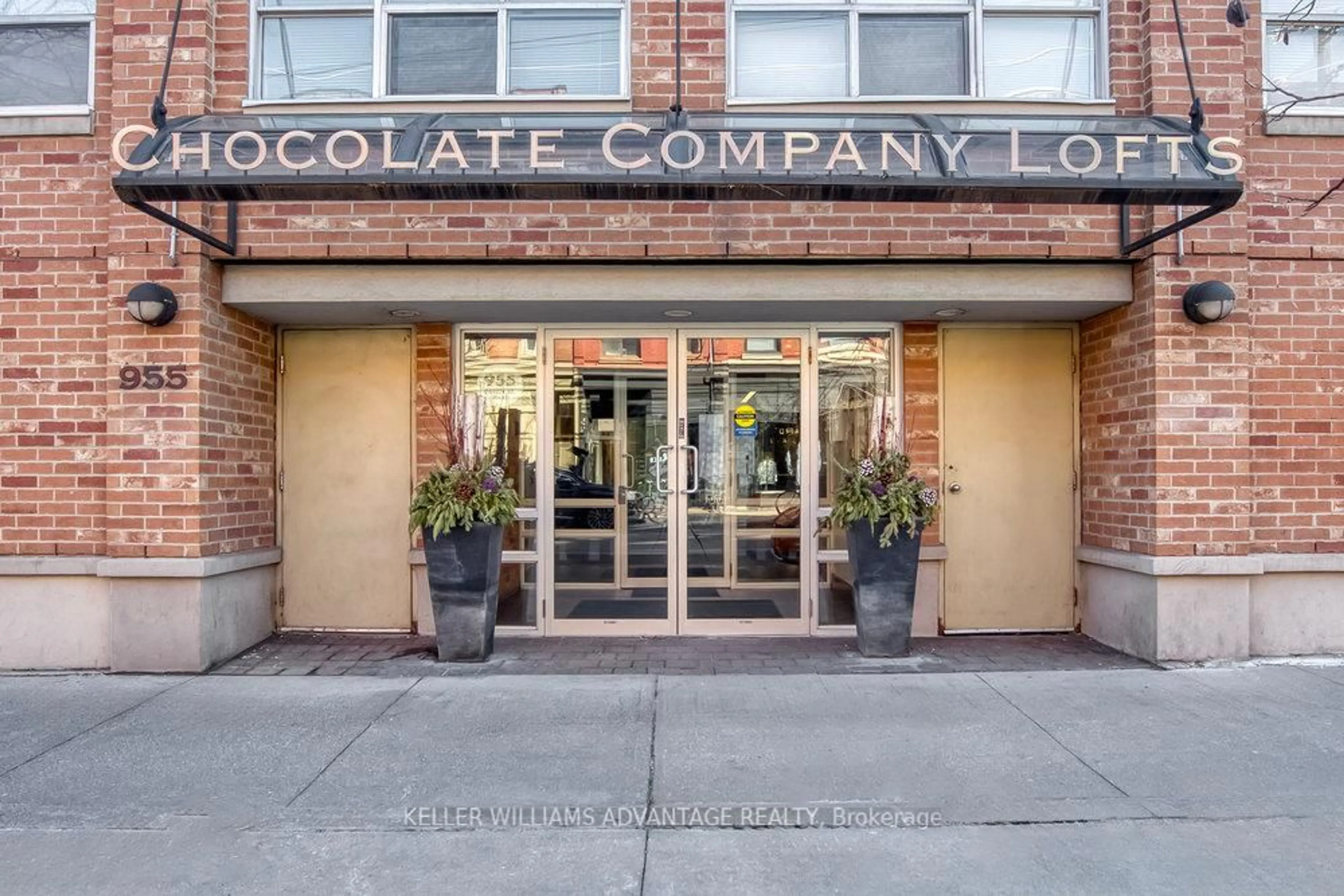 Lobby for 955 Queen St #324, Toronto Ontario M6J 1G9