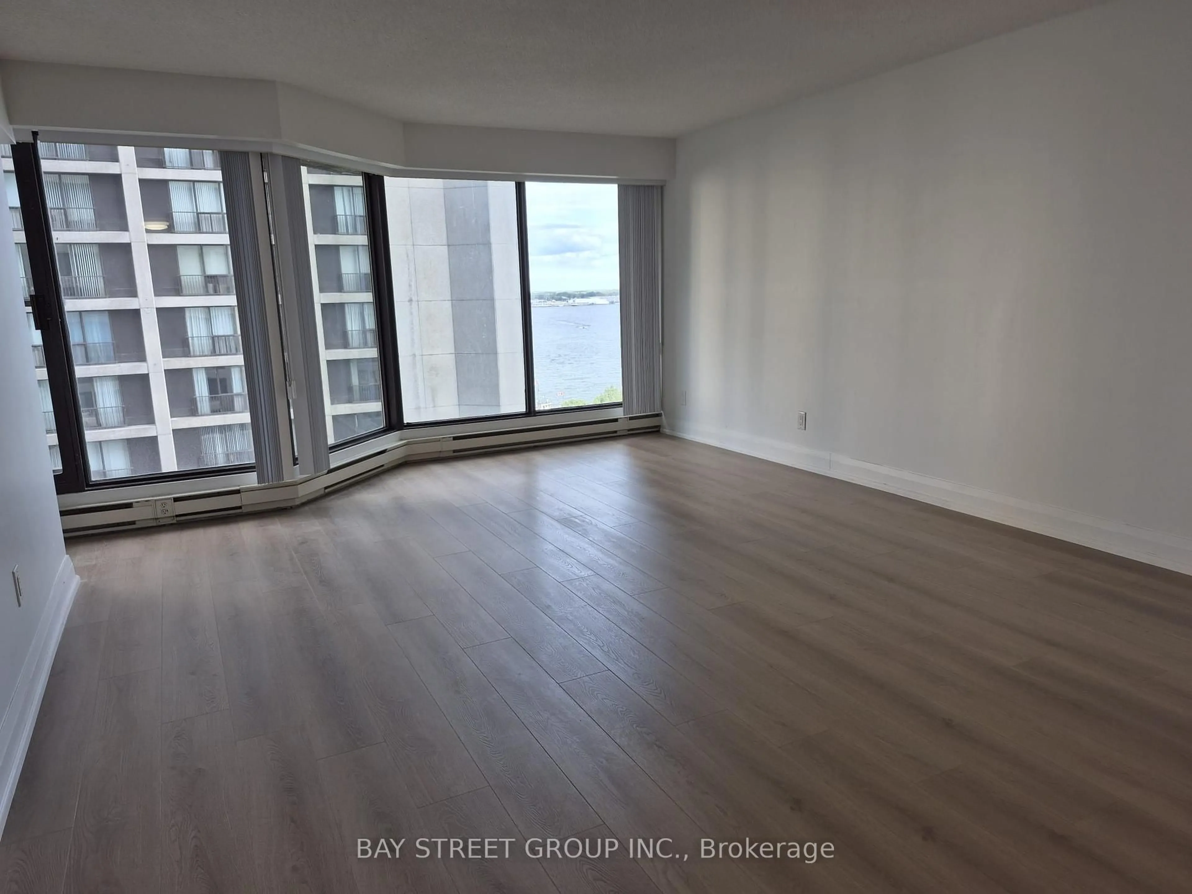 A pic of a room for 65 Harbour Sq #1305, Toronto Ontario M5J 2L4