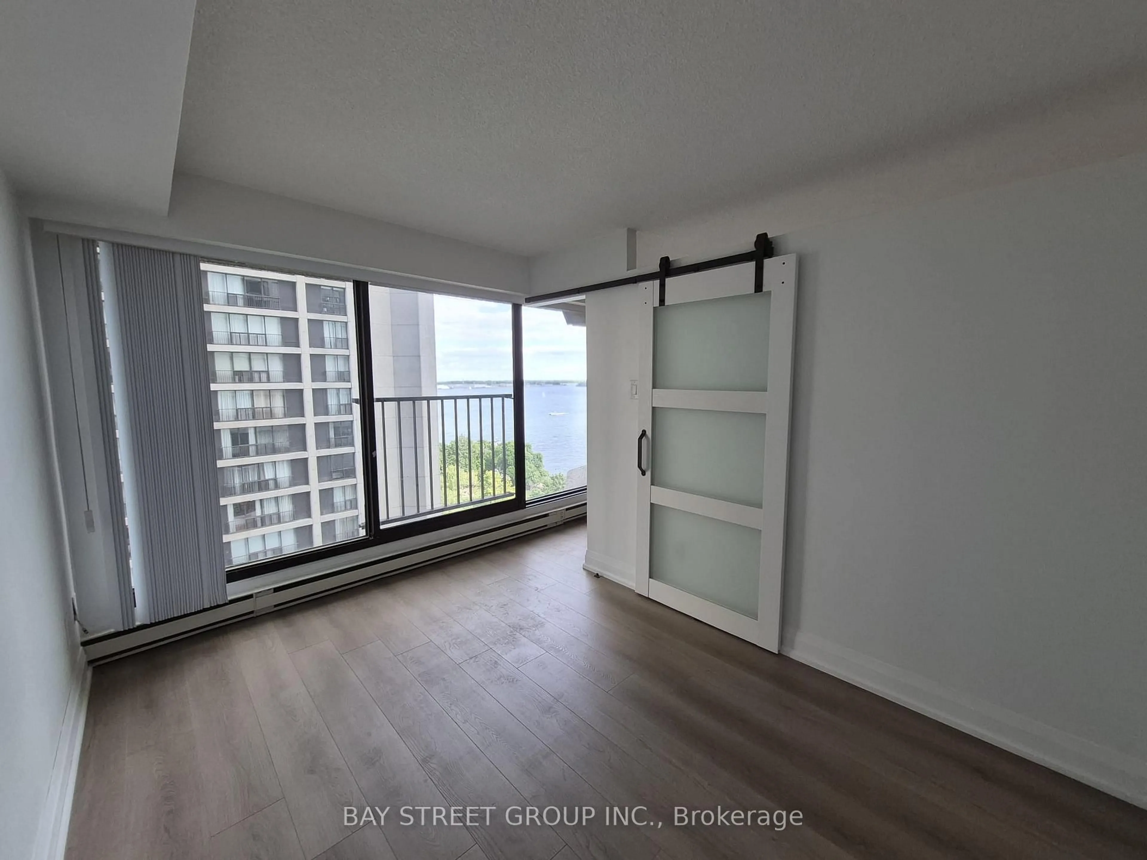 A pic of a room for 65 Harbour Sq #1305, Toronto Ontario M5J 2L4