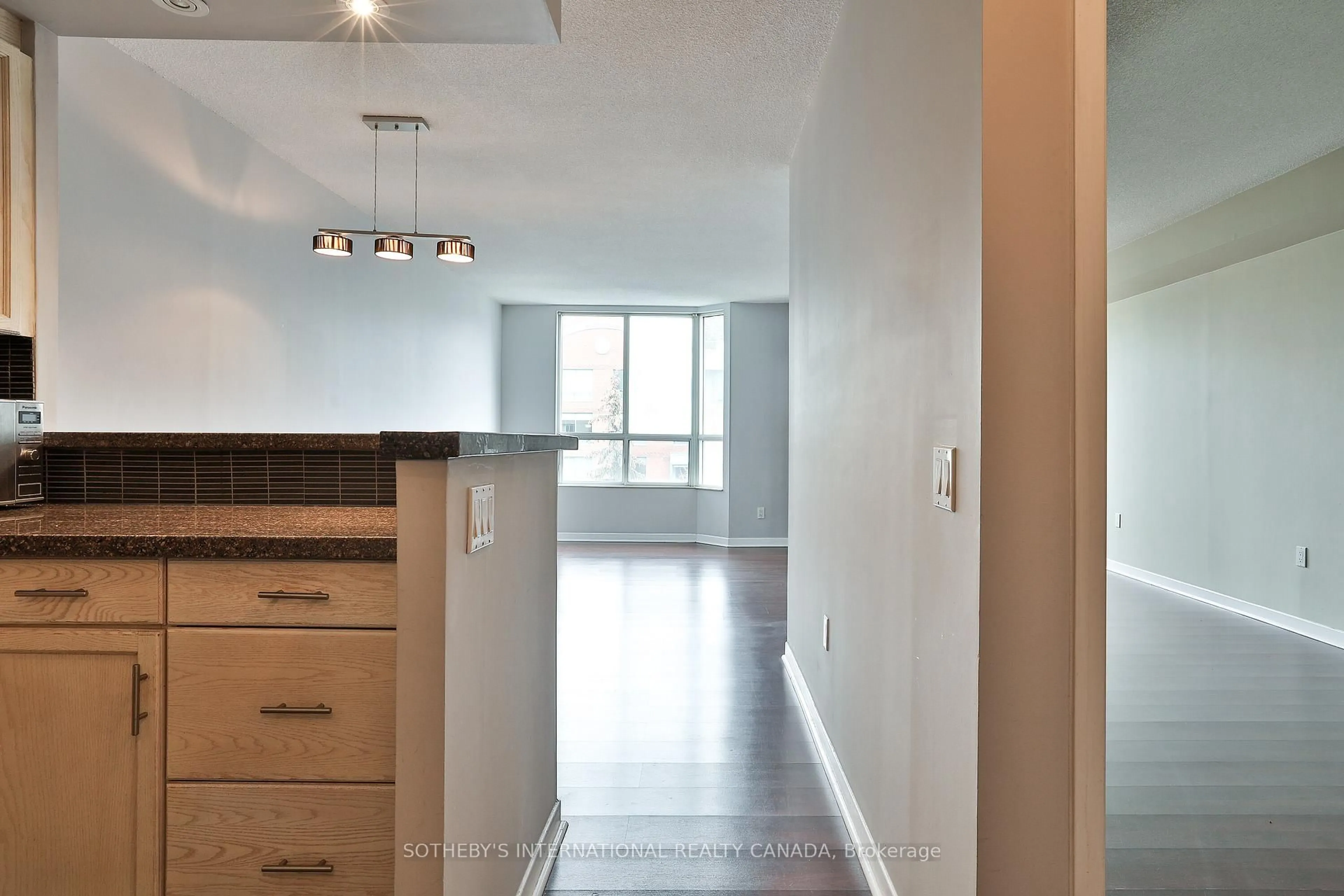 Unknown for 284 Bloor St #704, Toronto Ontario M5S 3B8