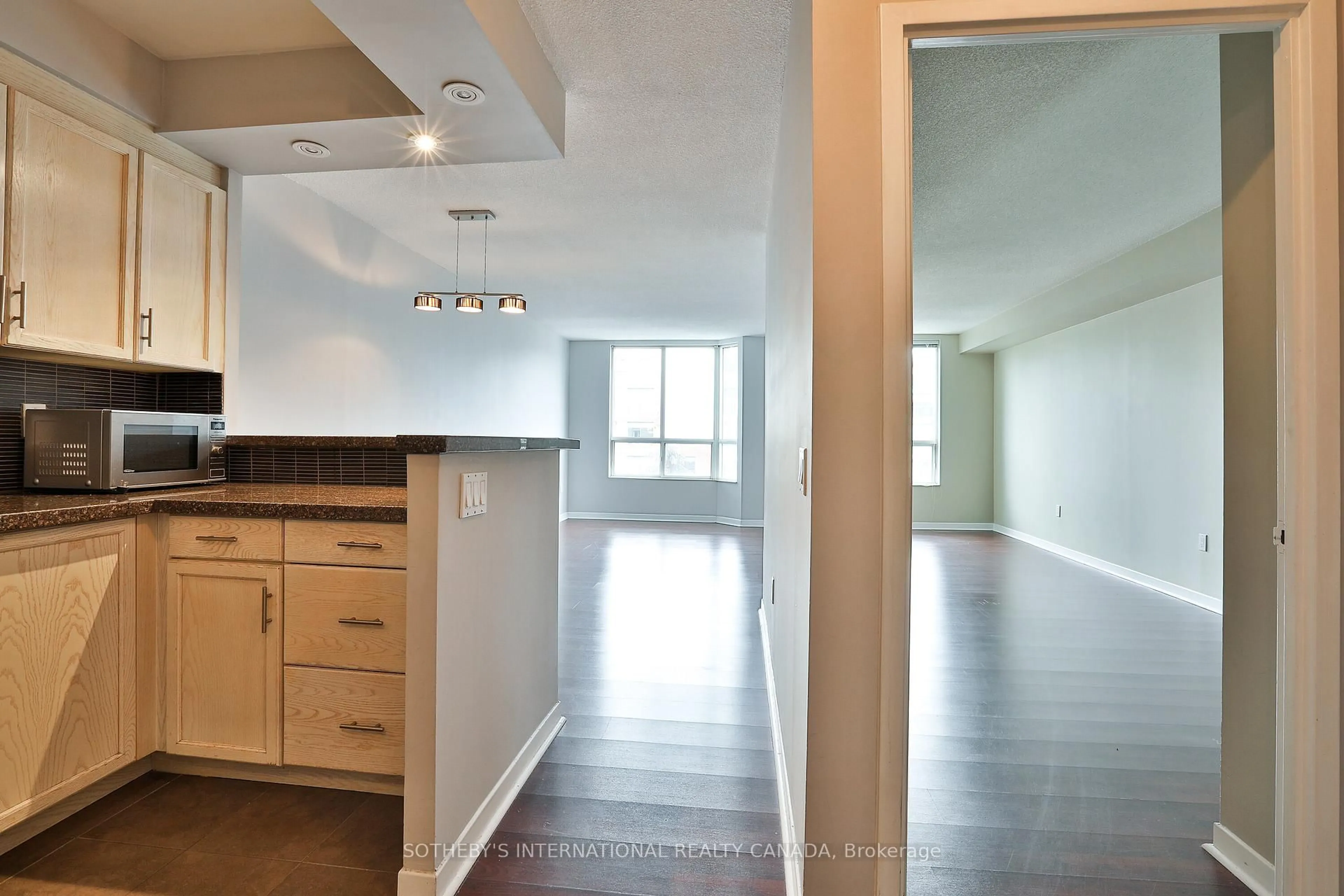 Unknown for 284 Bloor St #704, Toronto Ontario M5S 3B8